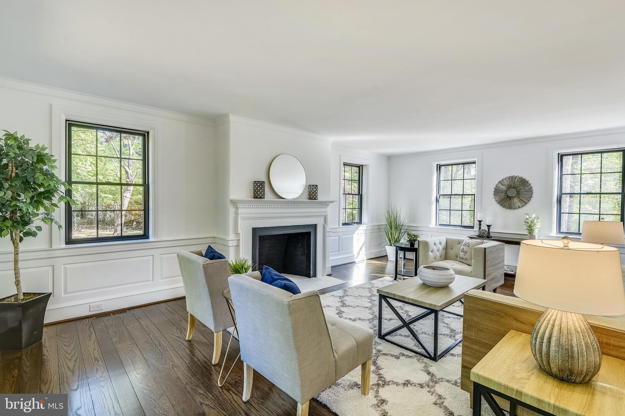 TUCKER - Residential