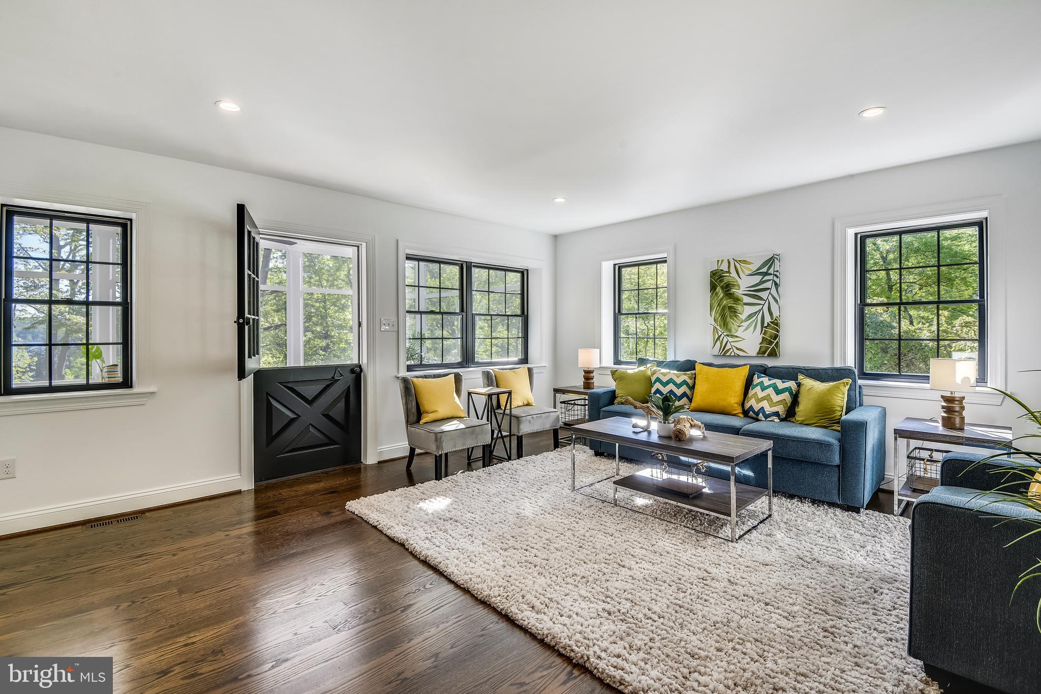 TUCKER - Residential