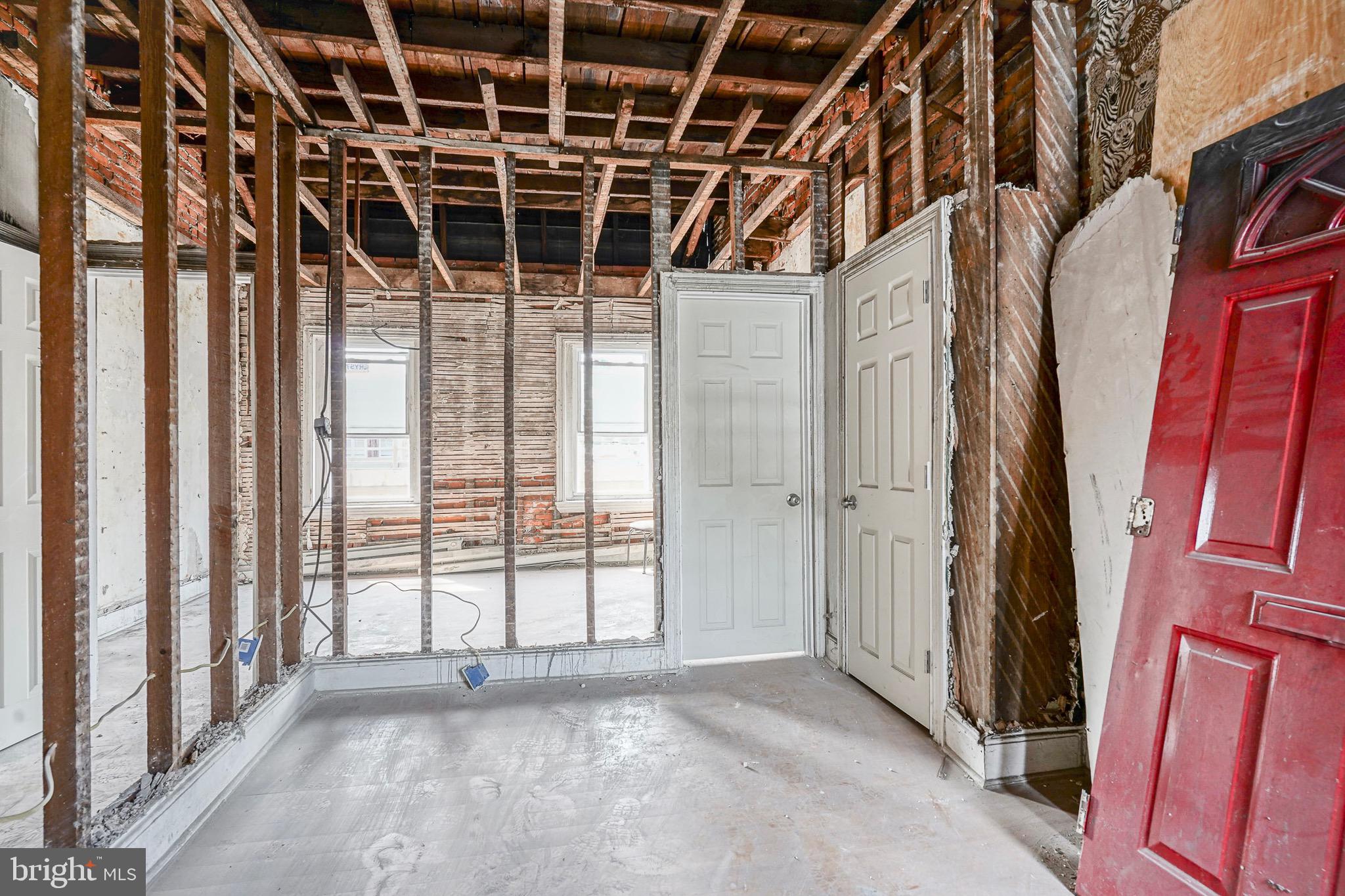 KENSINGTON - Commercial Sale