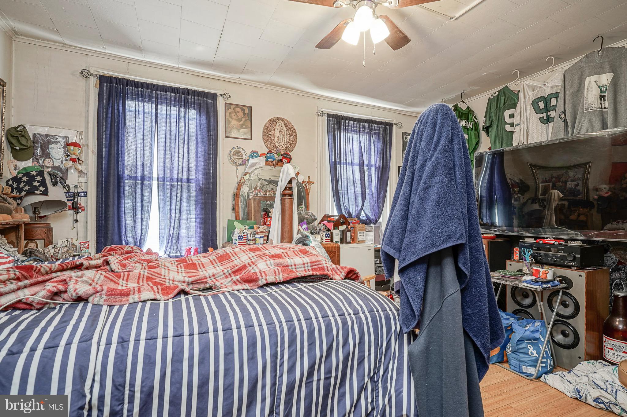 KENSINGTON - Commercial Sale