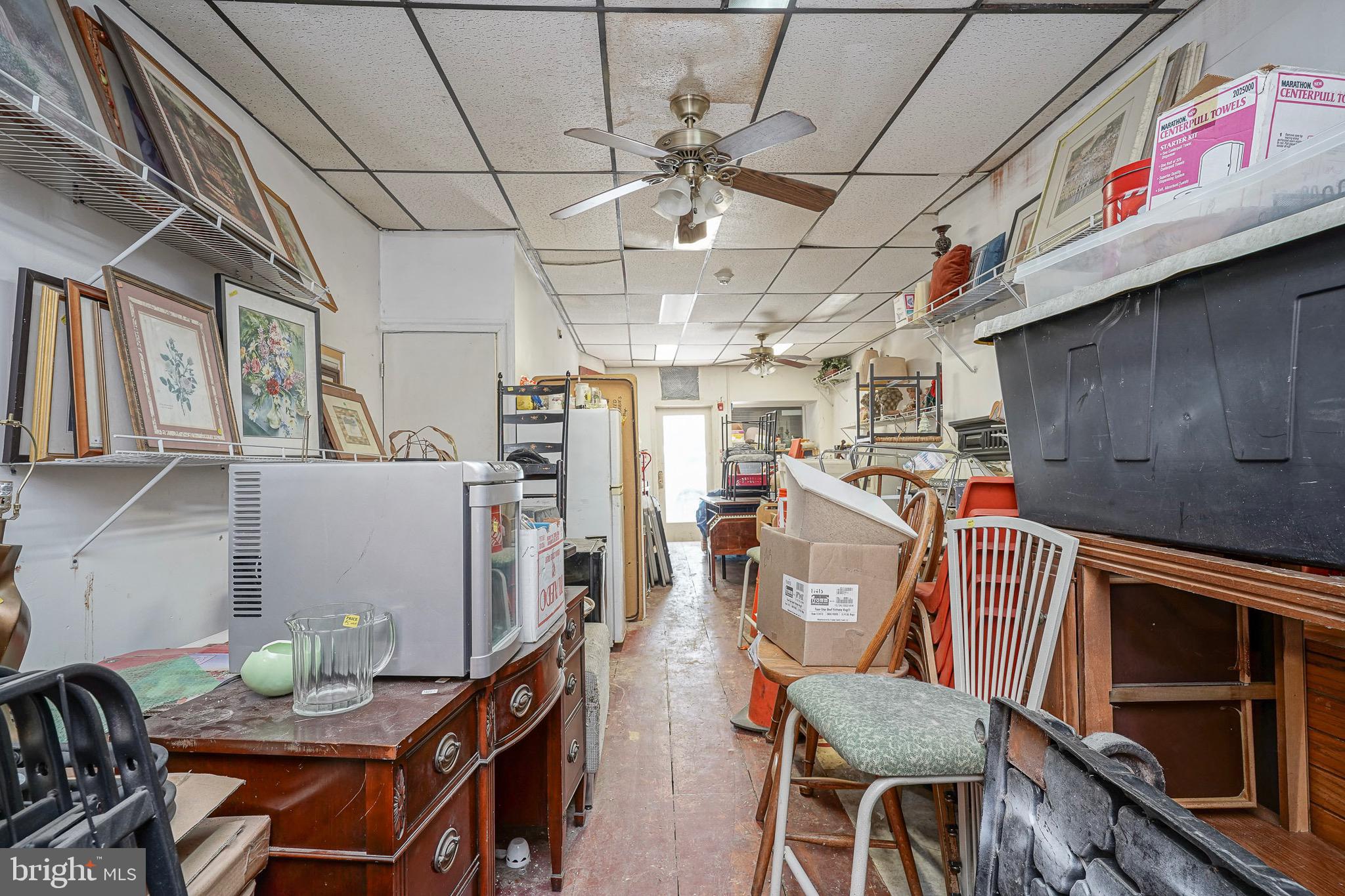 KENSINGTON - Commercial Sale