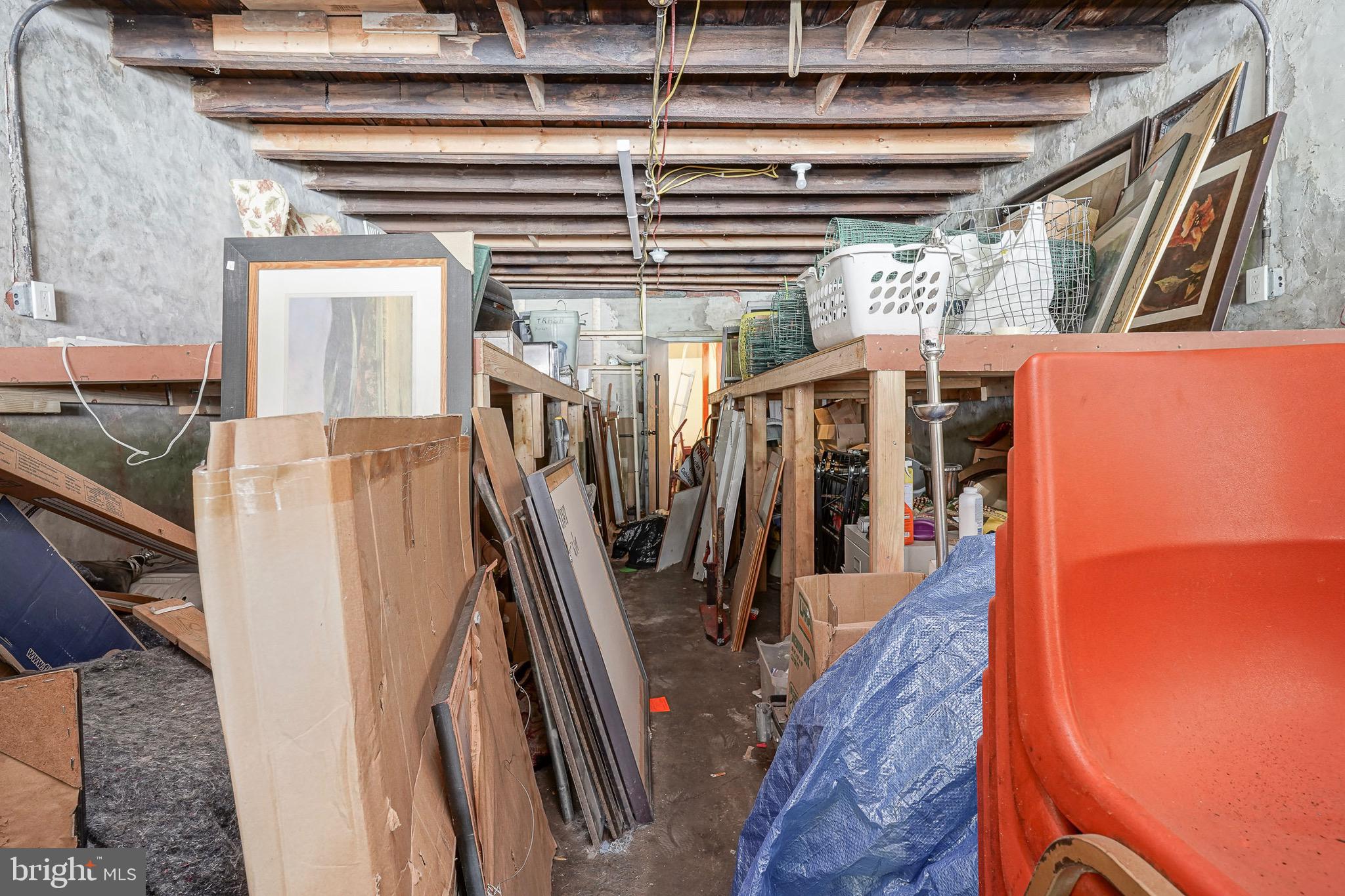 KENSINGTON - Commercial Sale