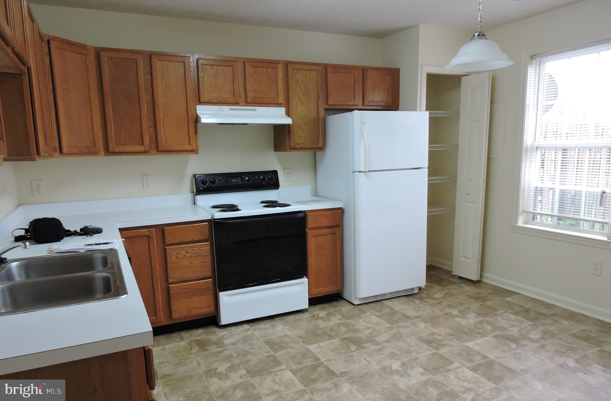 COVENTRY CREEK - Residential Lease