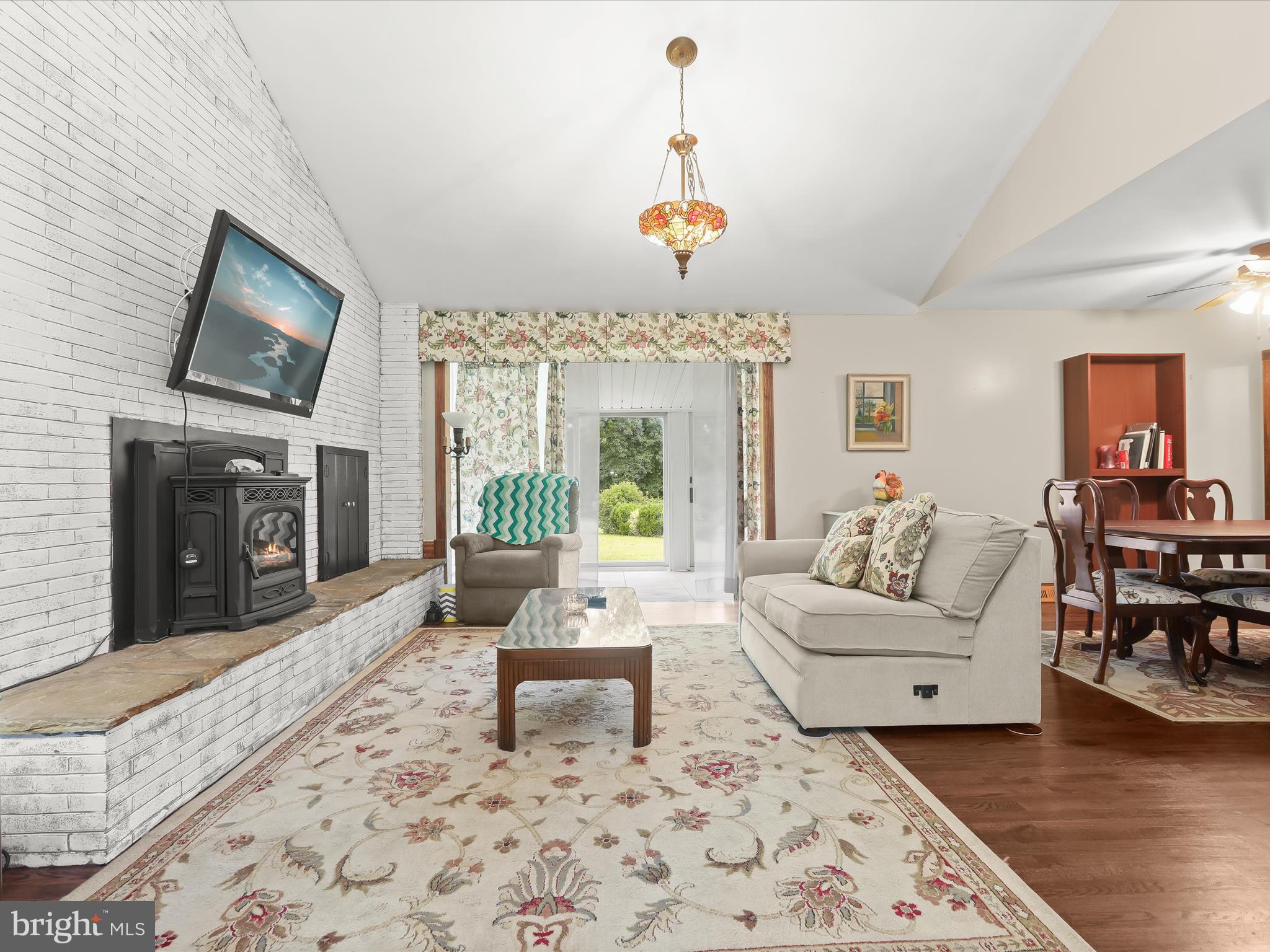 6605 MOUNT VISTA ROAD