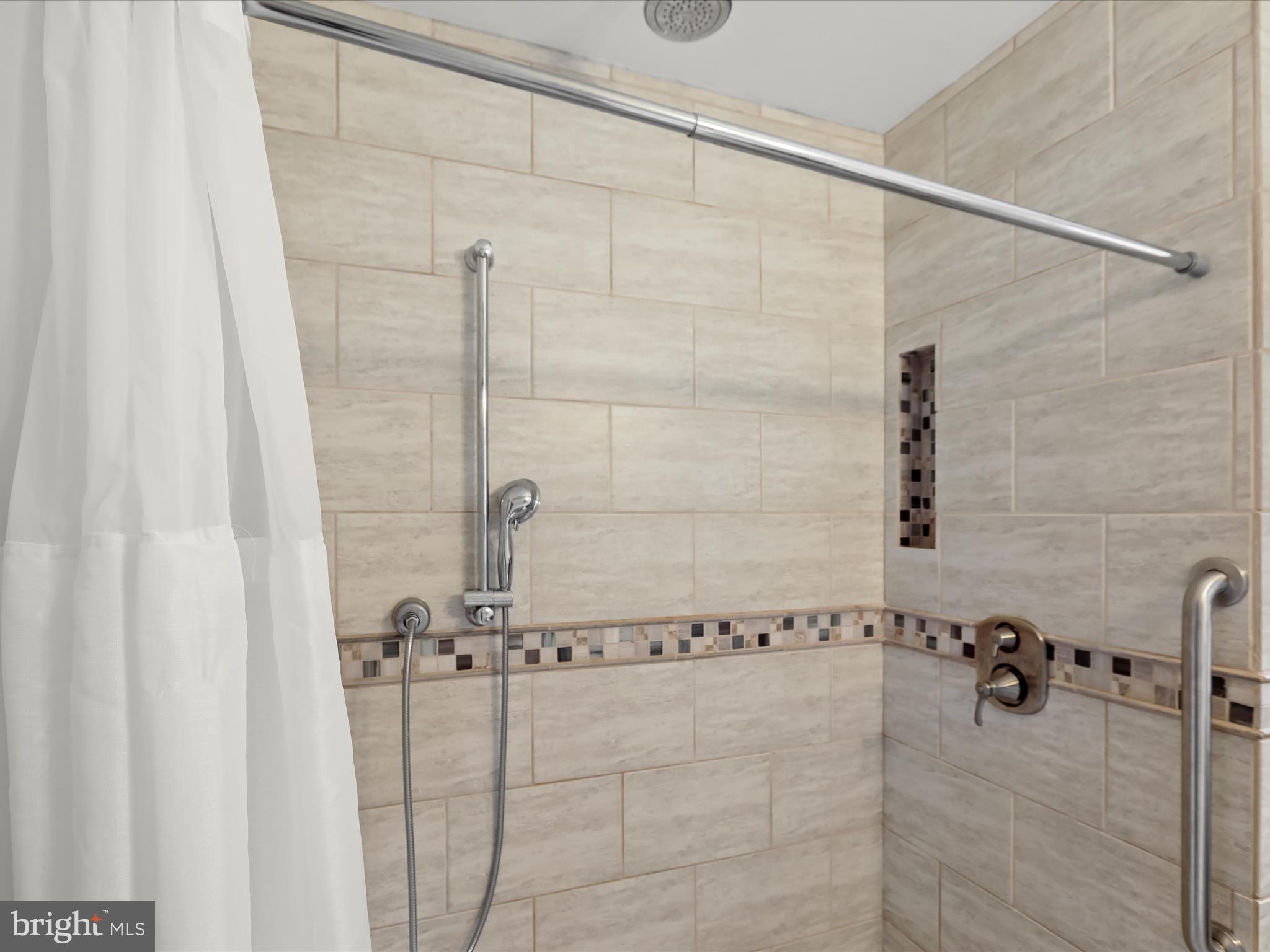 BROOKNOLL - Residential