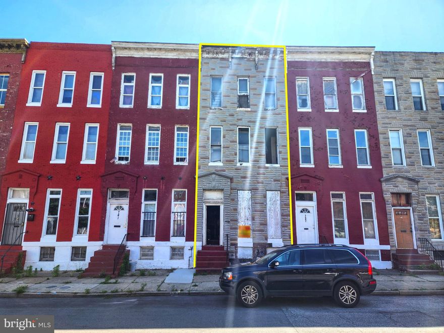 ONLINE AUCTION: Bidding begins 9/11/2024 @ 10:00 AM. Bidding ends 9/13/2024 @ 12:20 PM. List Price is Suggested Opening Bid. Deposit: $5,000. 3 Story Townhouse located in the Harlem Park area. JUST MINUTES to Grace Medical Center. Easy access to major traffic artery W Franklin St.