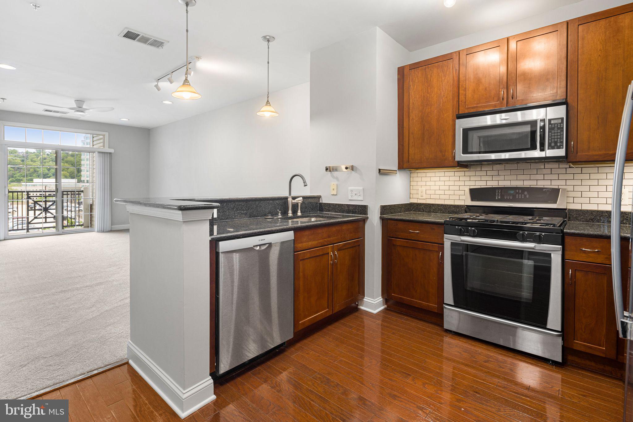 THE GRANDE AT RIVERVIEW - Residential
