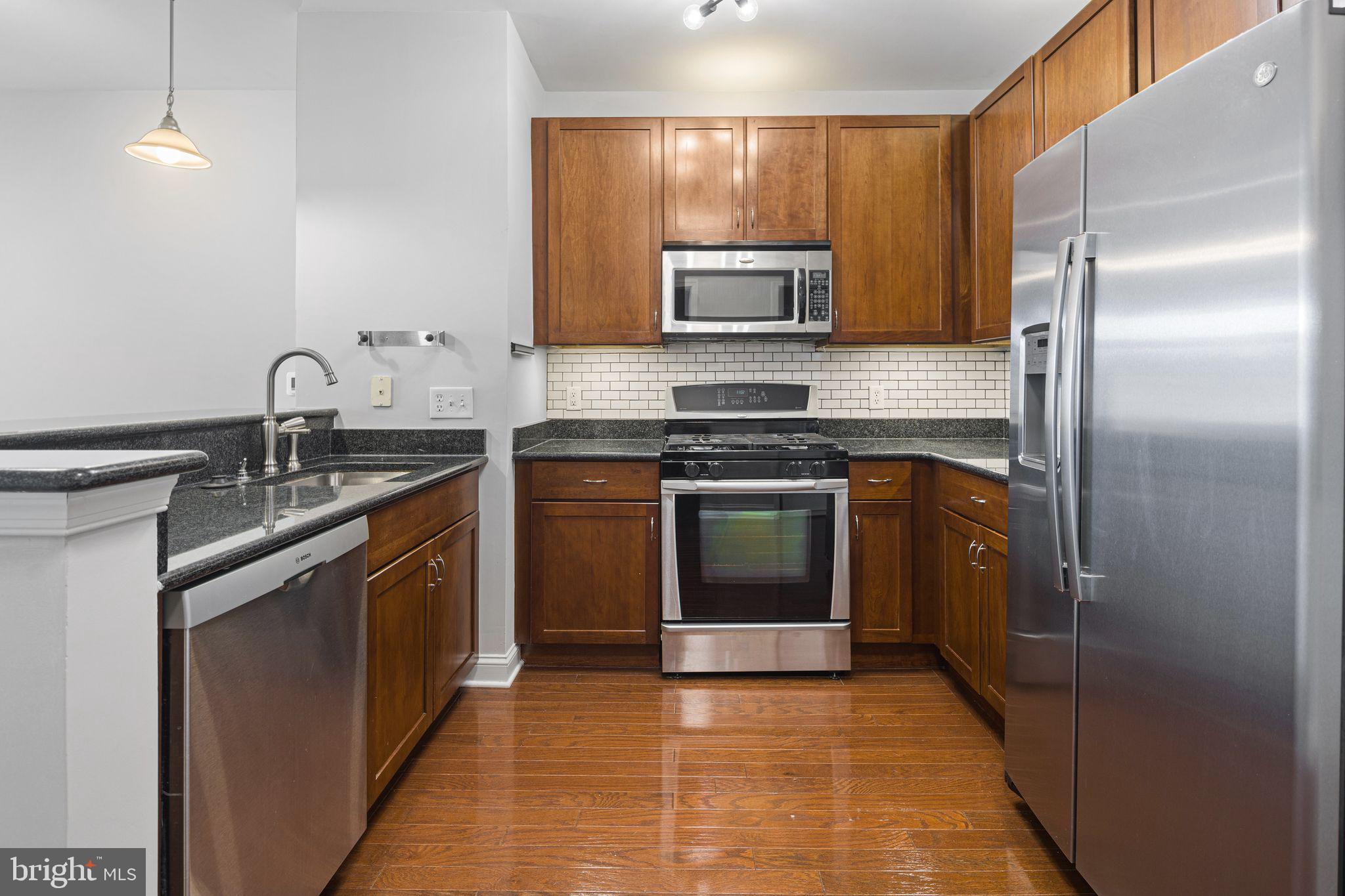 THE GRANDE AT RIVERVIEW - Residential