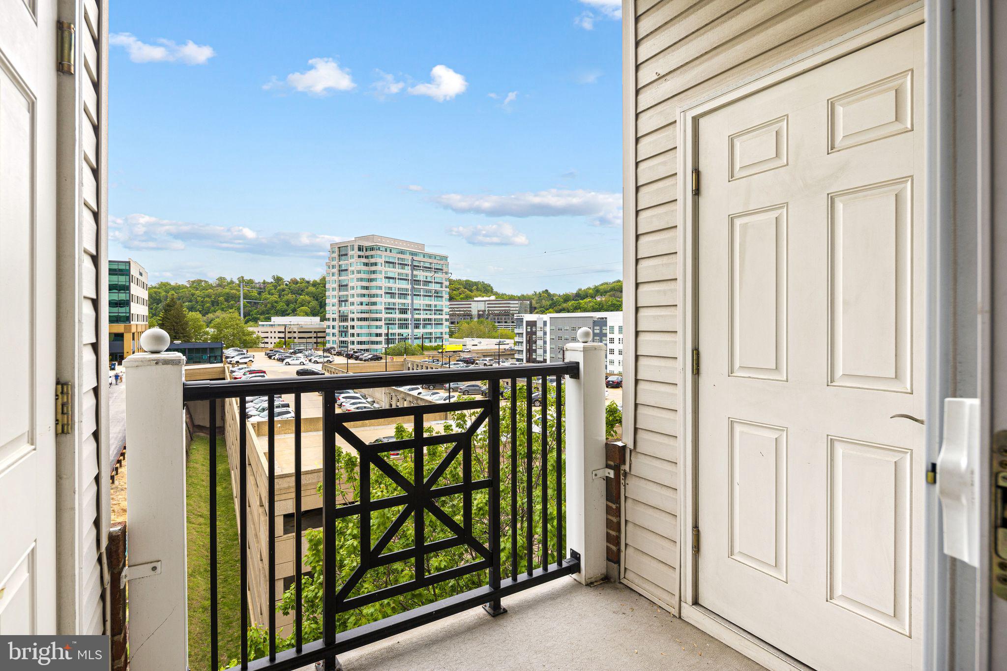 THE GRANDE AT RIVERVIEW - Residential