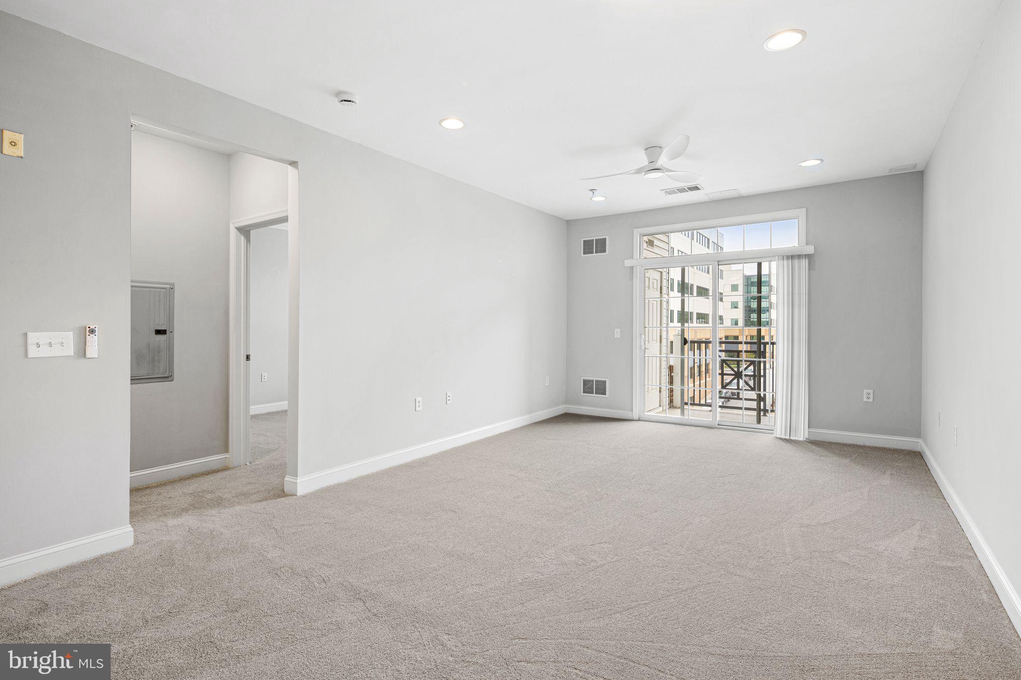 THE GRANDE AT RIVERVIEW - Residential