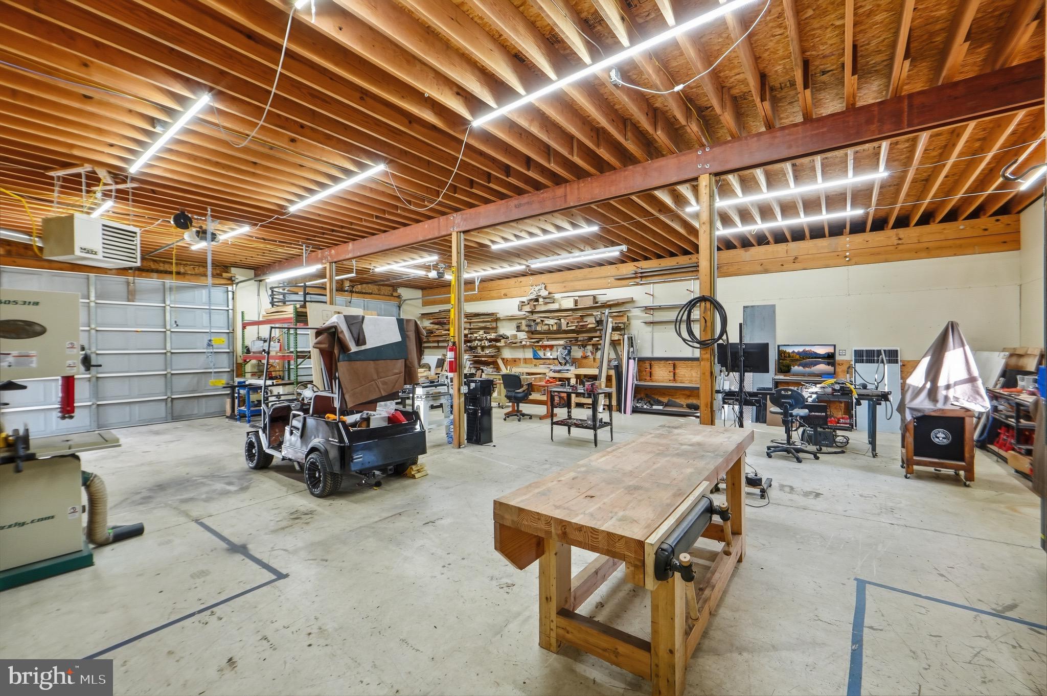 DELLABROOKE FOREST - Residential