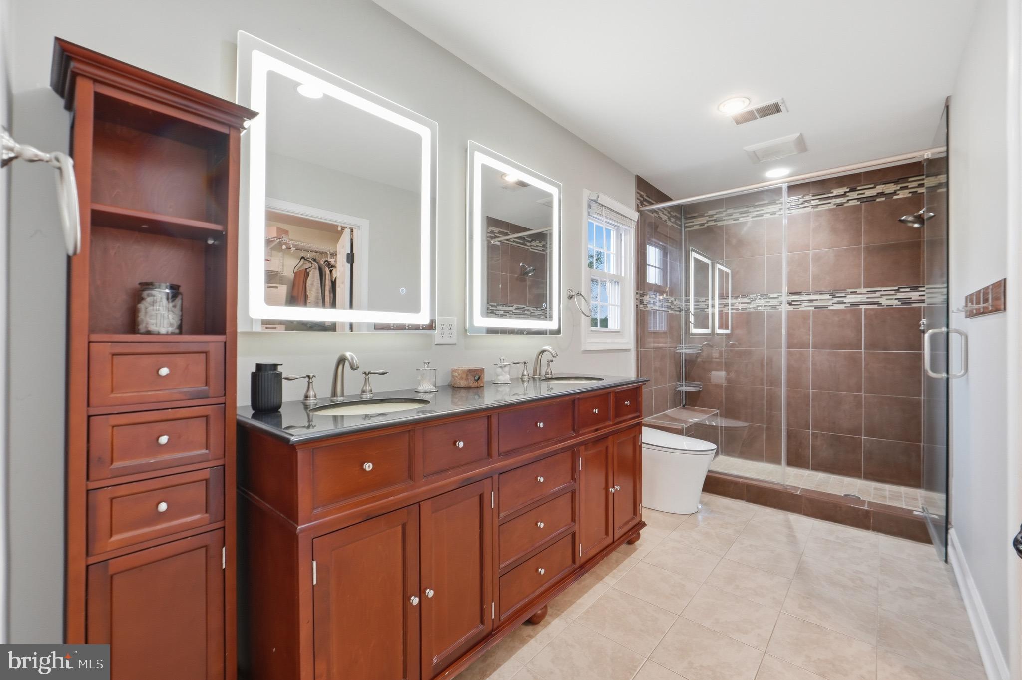 DELLABROOKE FOREST - Residential