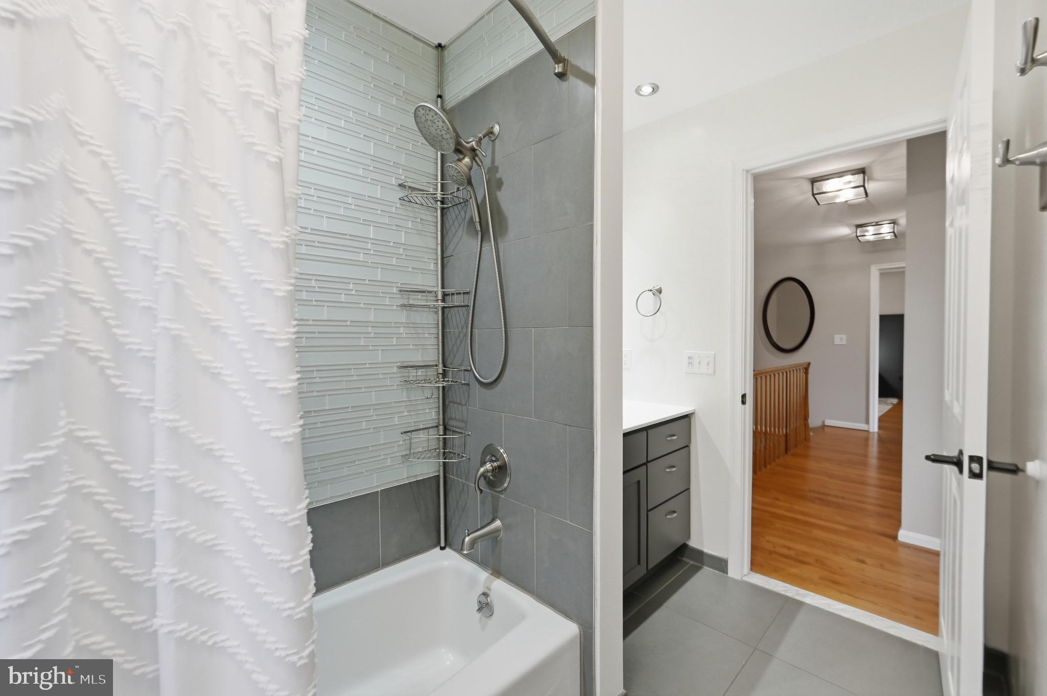 DELLABROOKE FOREST - Residential