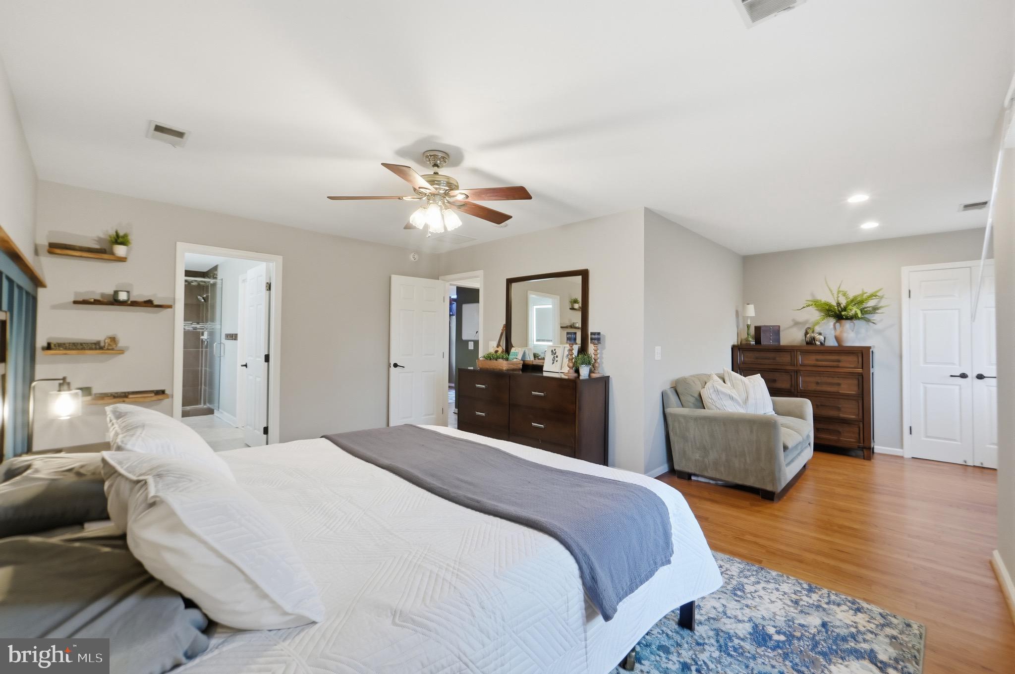 DELLABROOKE FOREST - Residential