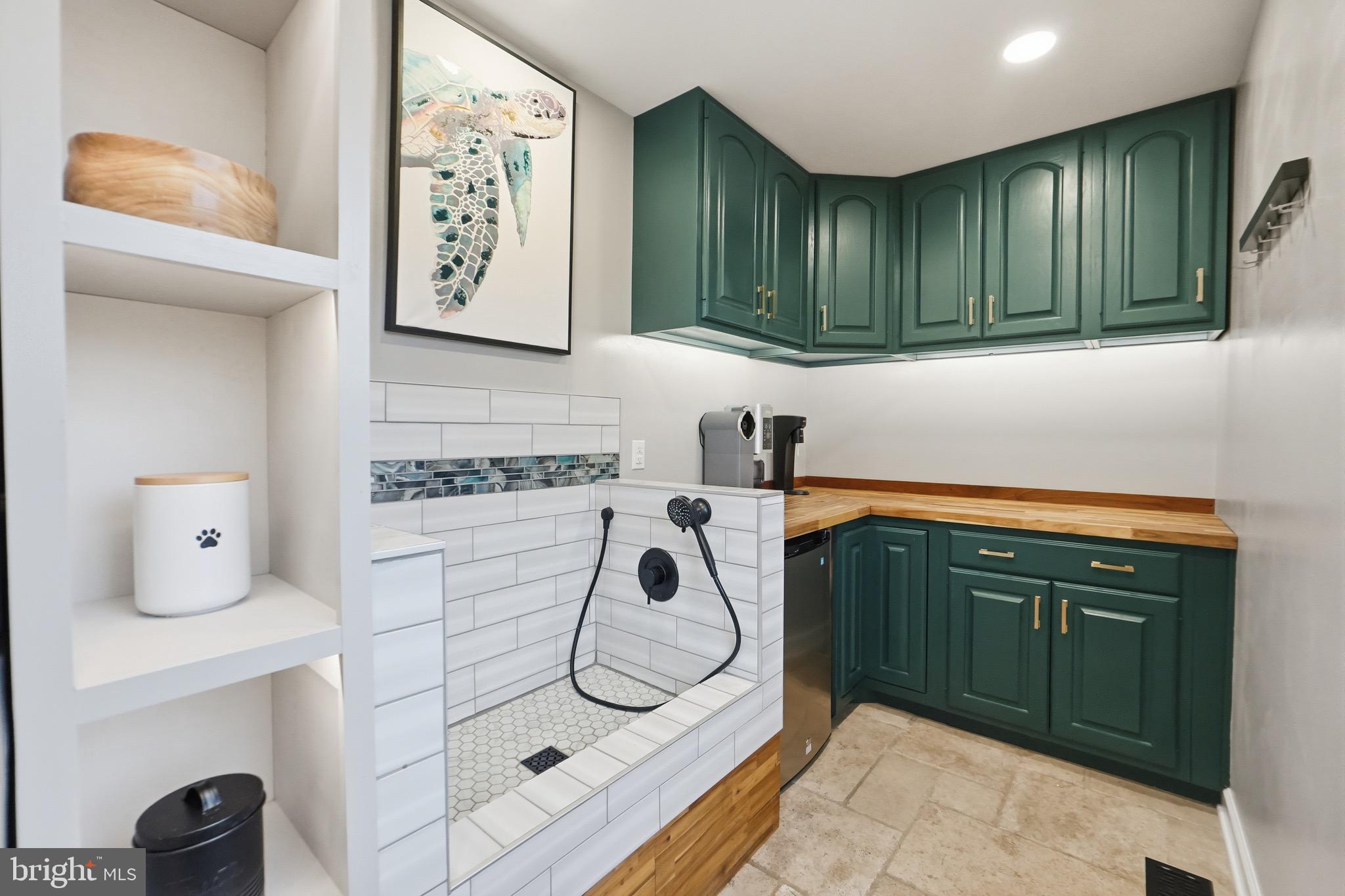 DELLABROOKE FOREST - Residential