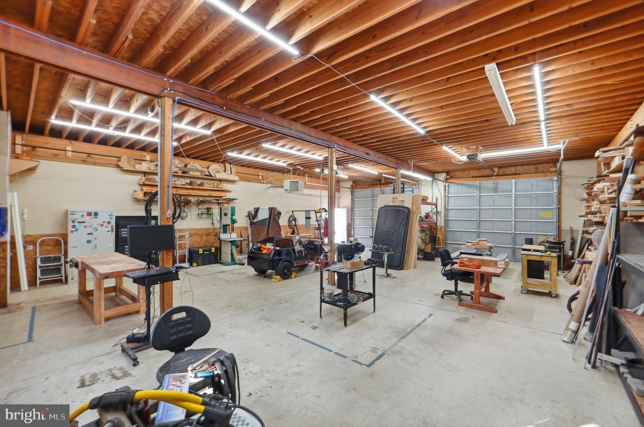 DELLABROOKE FOREST - Residential