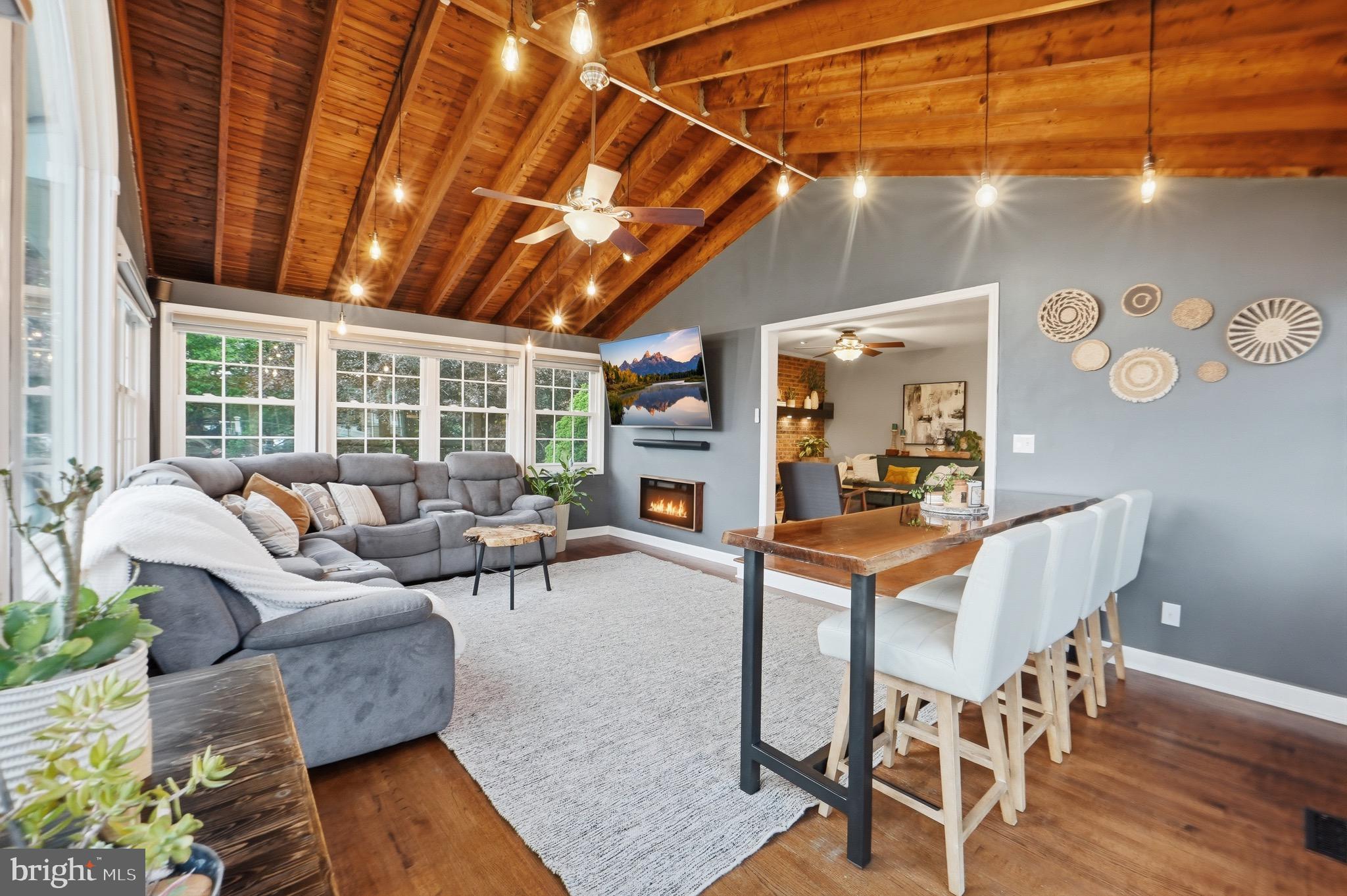 DELLABROOKE FOREST - Residential