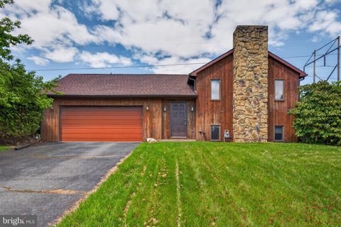 Photo of 342 Larkin Drive, RED LION, PA 17356 (MLS # PAYK2102118)