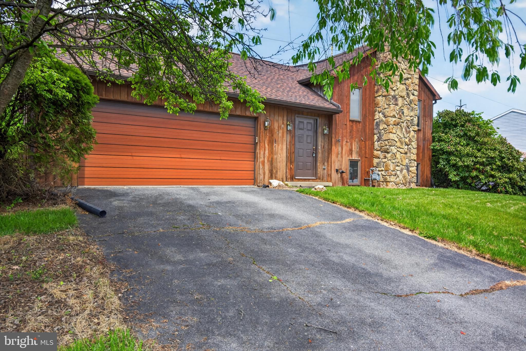 342 LARKIN DRIVE