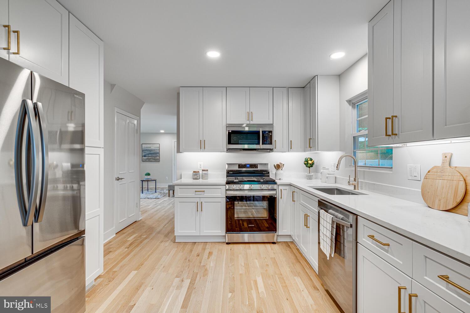 DUNN LORING WOODS - Residential