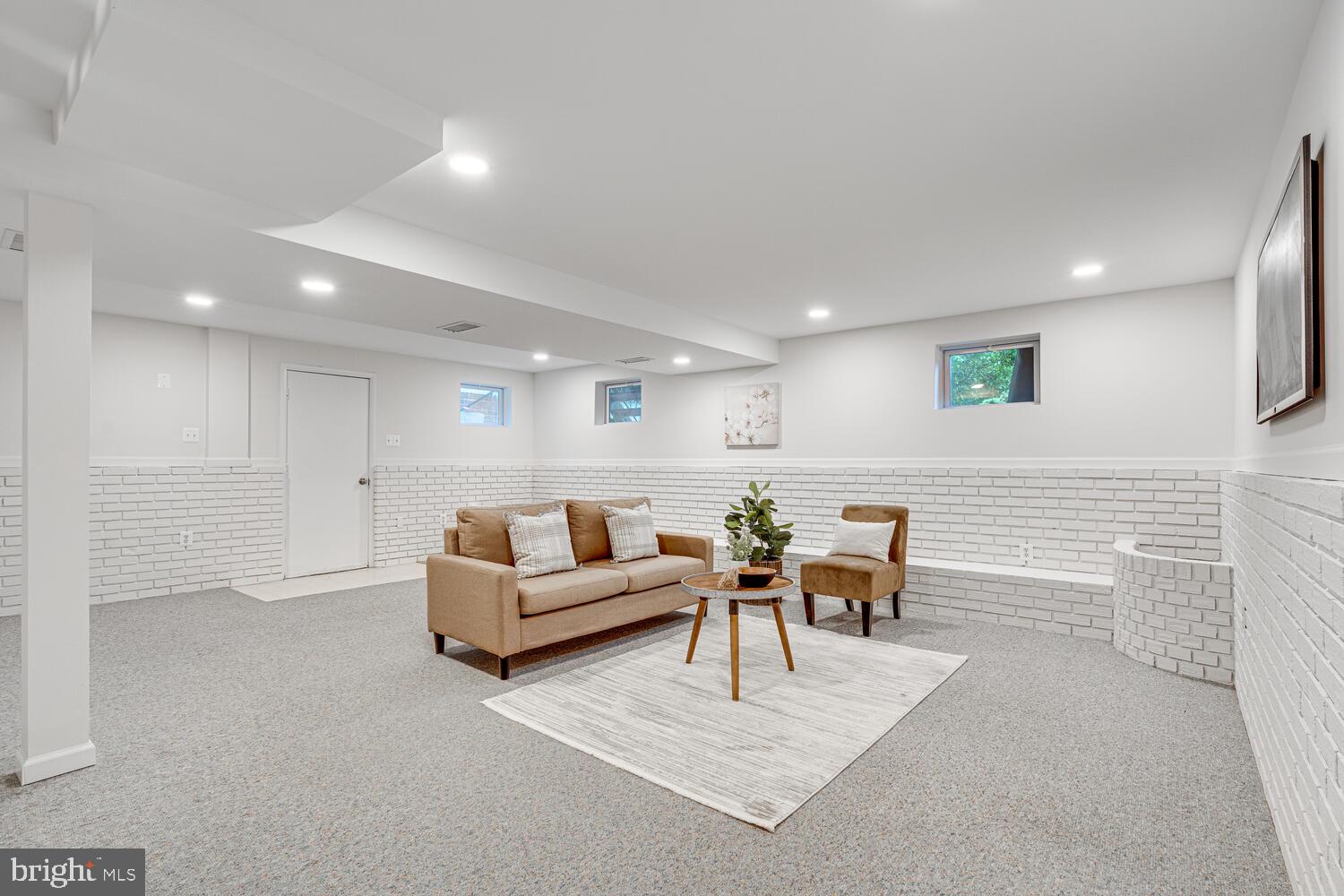 DUNN LORING WOODS - Residential