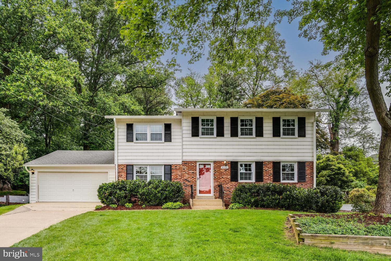 DUNN LORING WOODS - Residential