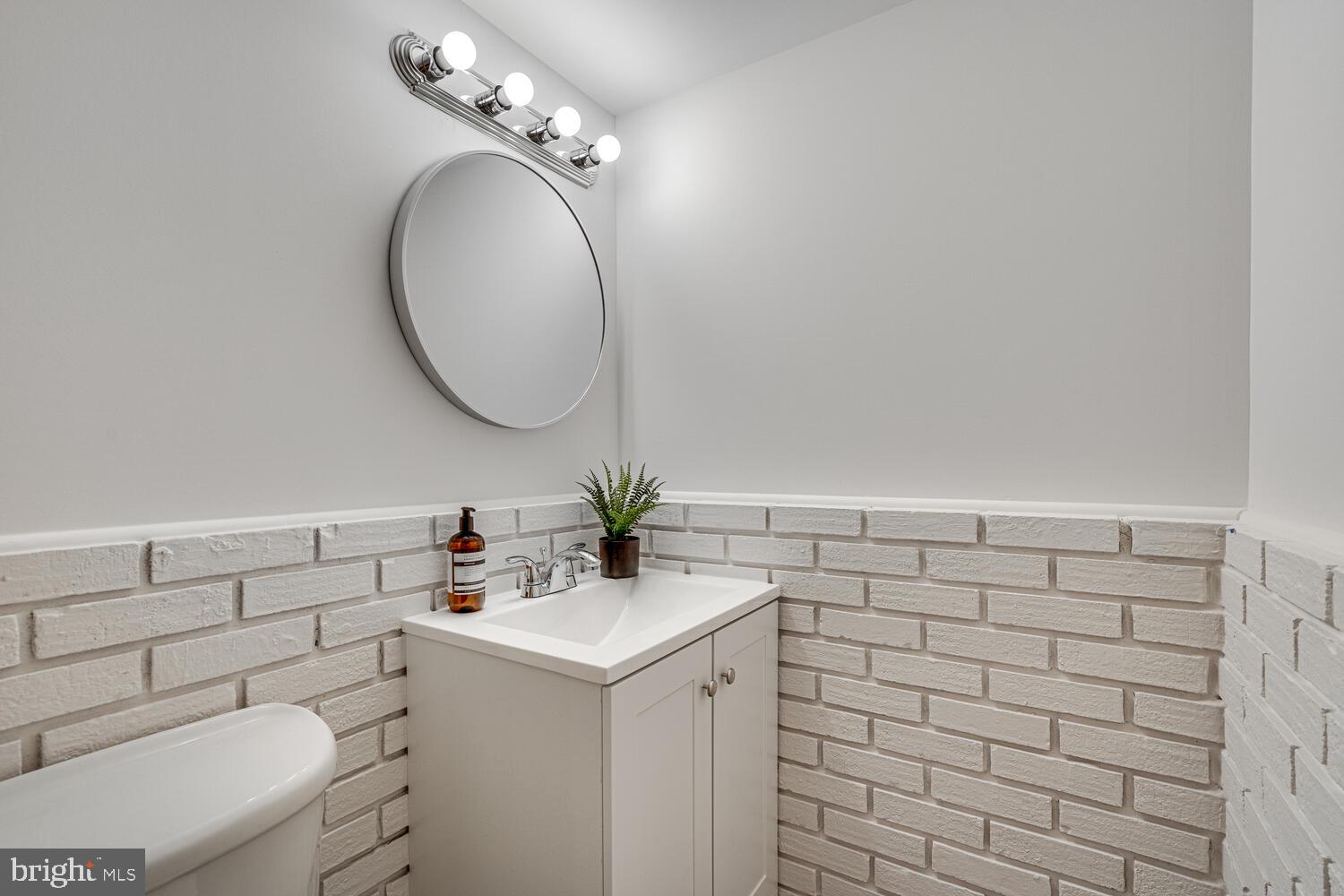 DUNN LORING WOODS - Residential