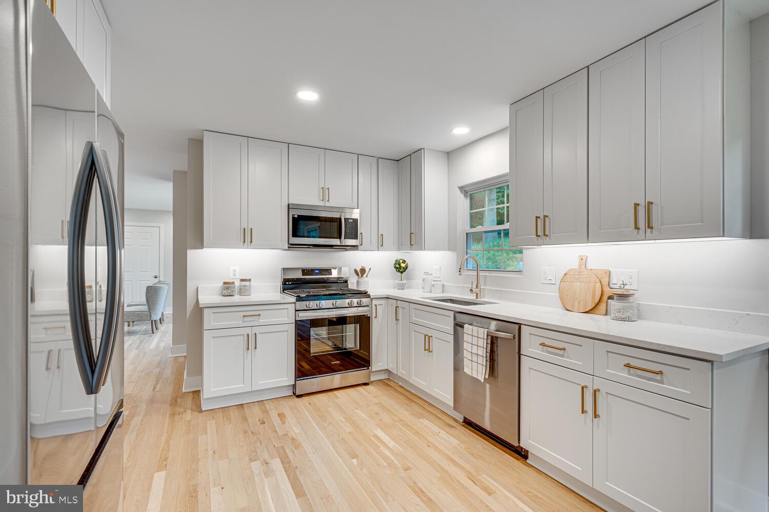 DUNN LORING WOODS - Residential