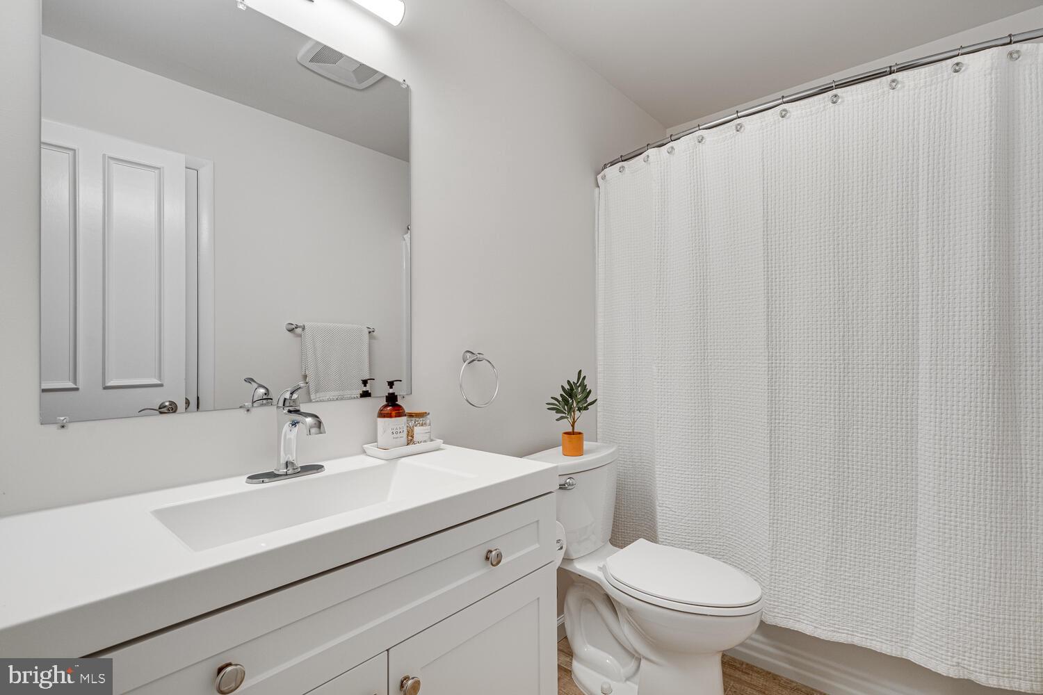 DUNN LORING WOODS - Residential