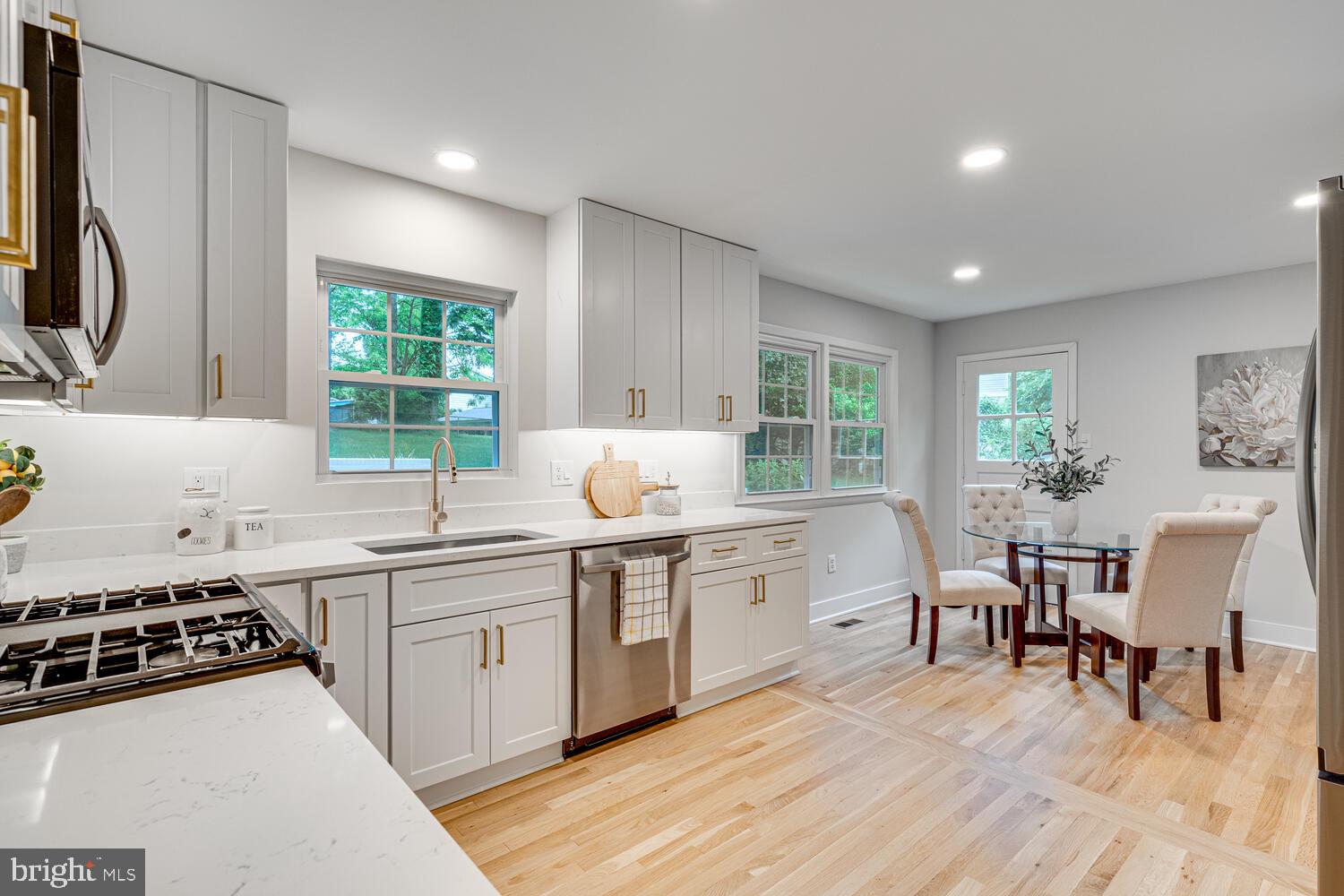 DUNN LORING WOODS - Residential