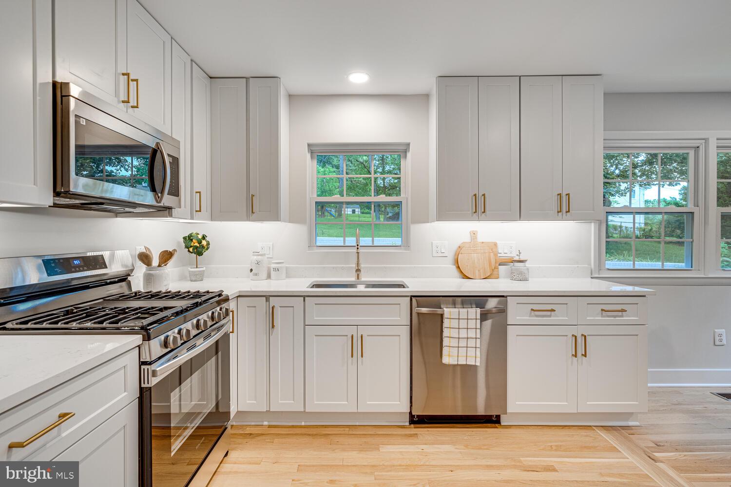 DUNN LORING WOODS - Residential