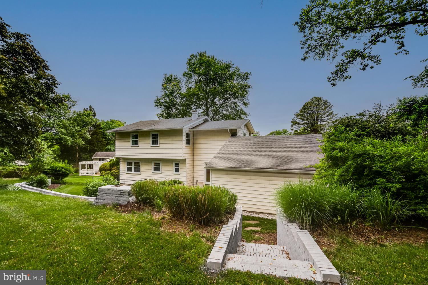 DUNN LORING WOODS - Residential