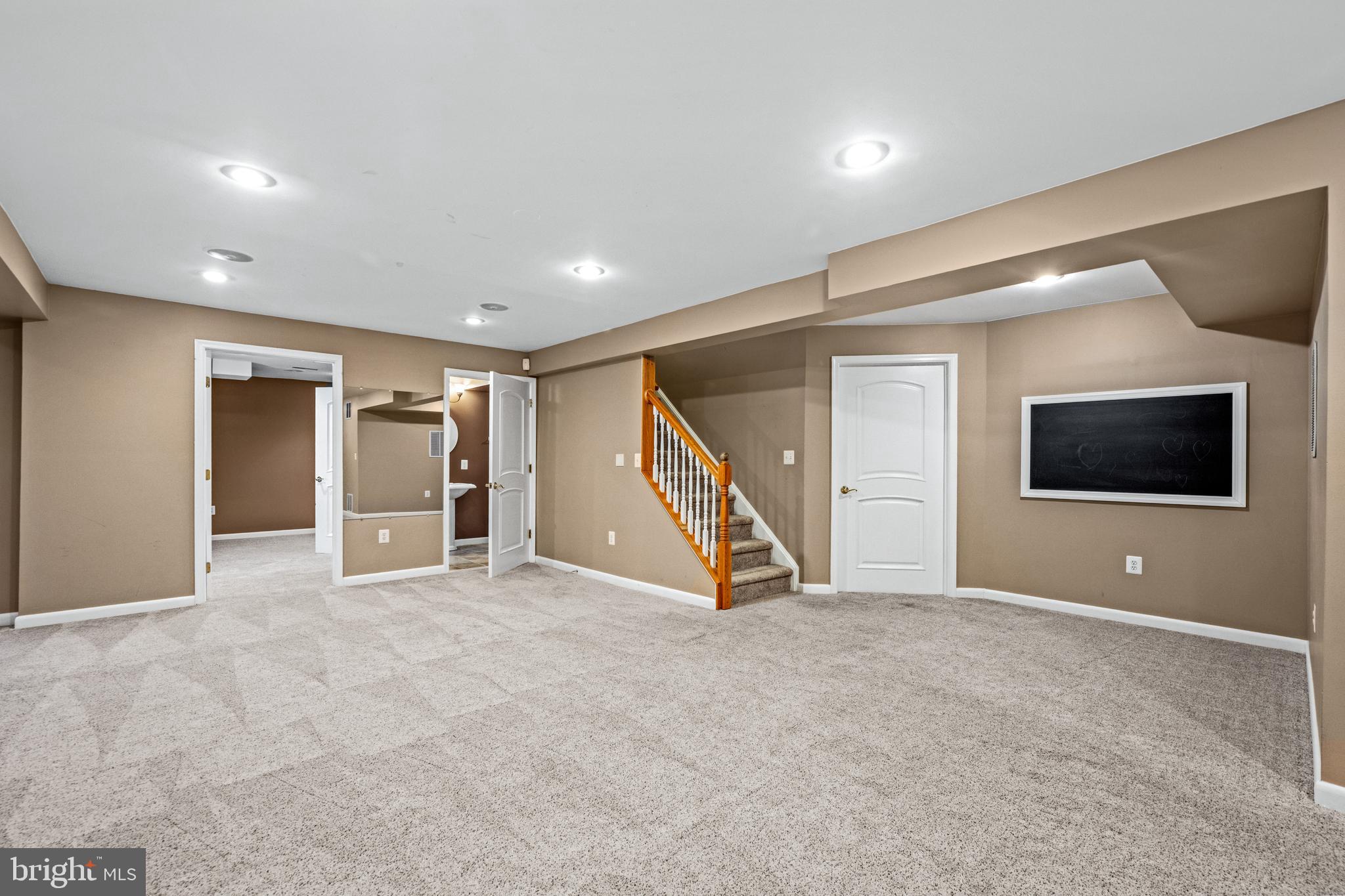 WELLINGTON WEST - Residential