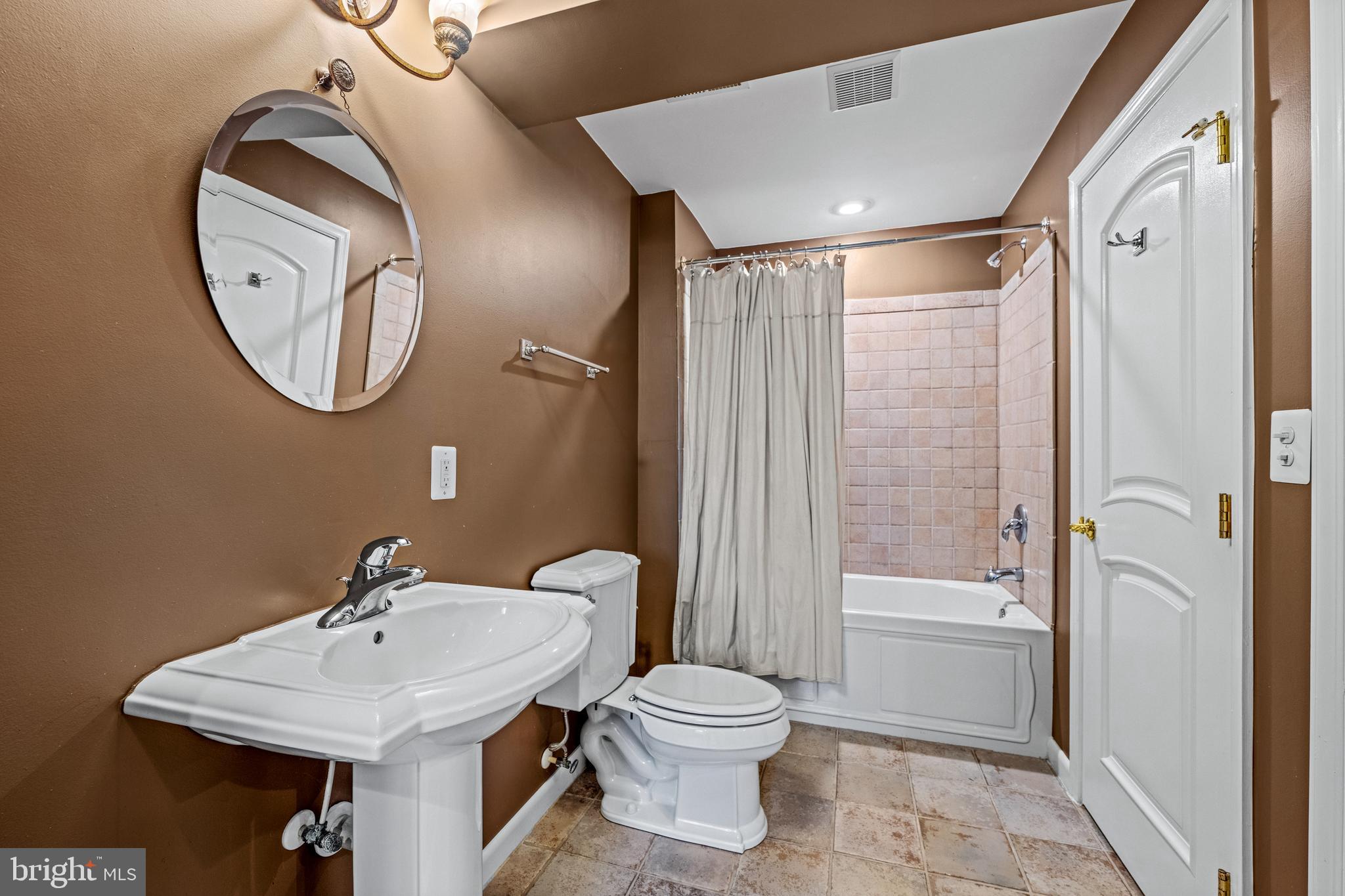 WELLINGTON WEST - Residential