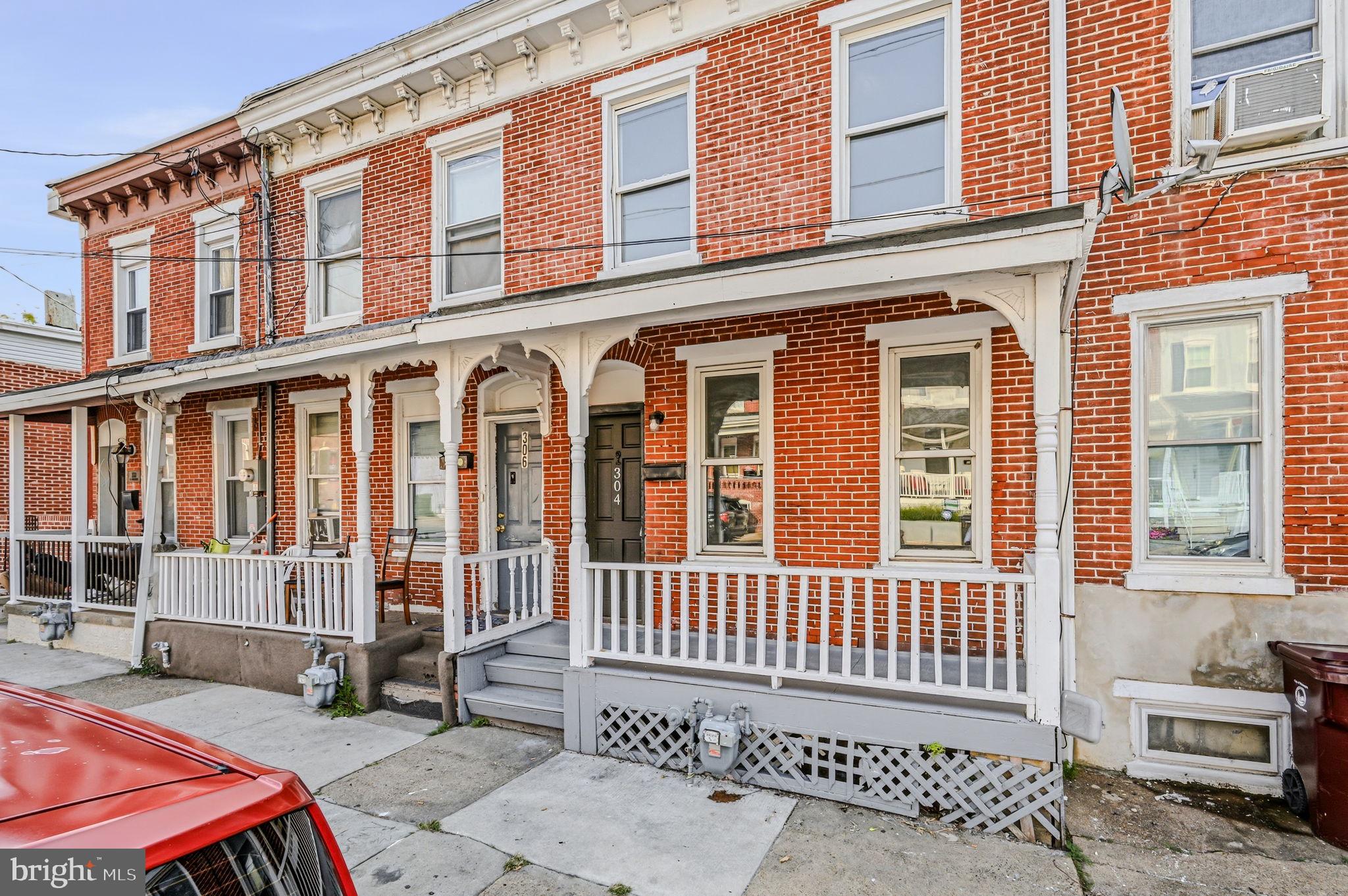 304 N FRANKLIN STREET