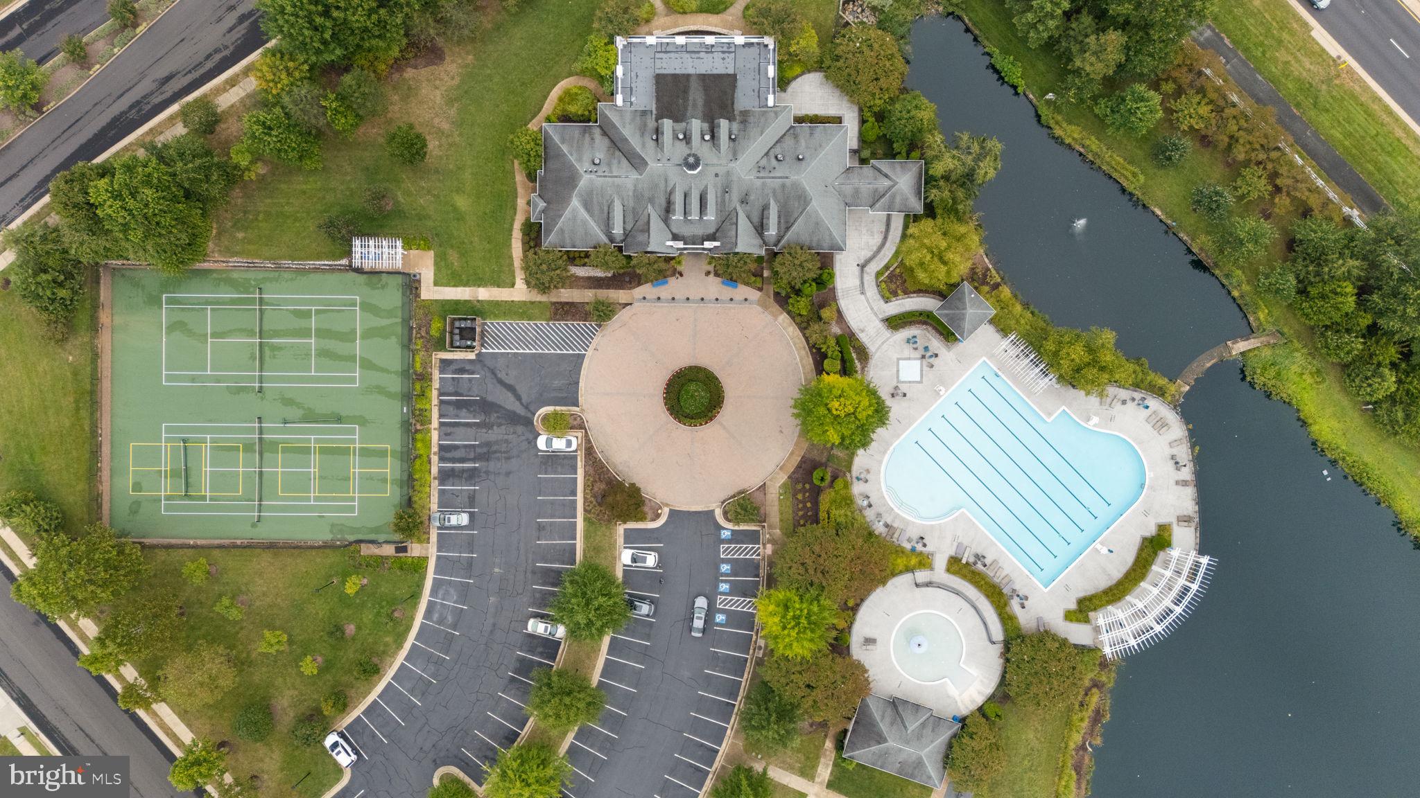 EAGLES POINTE - Residential