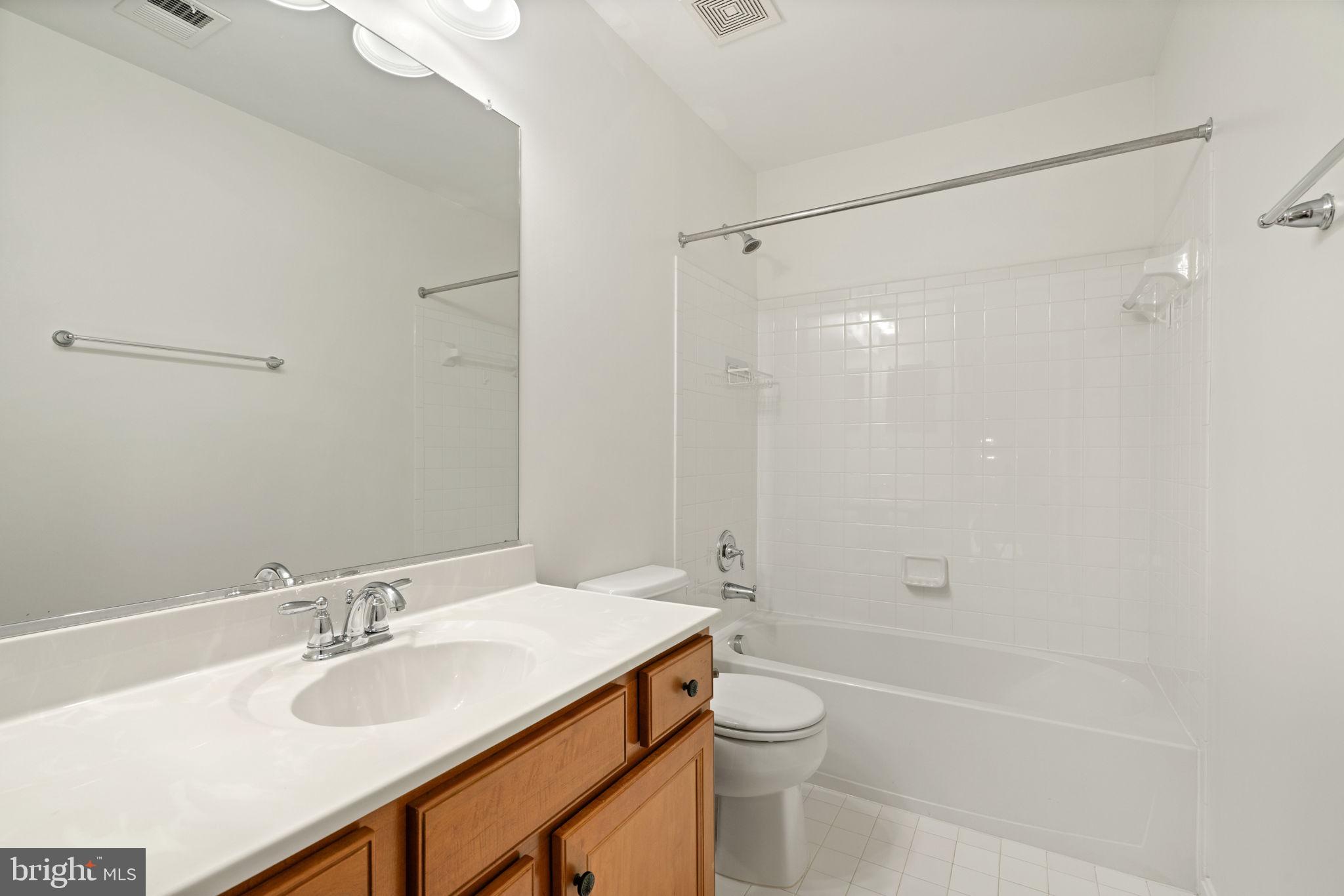 EAGLES POINTE - Residential