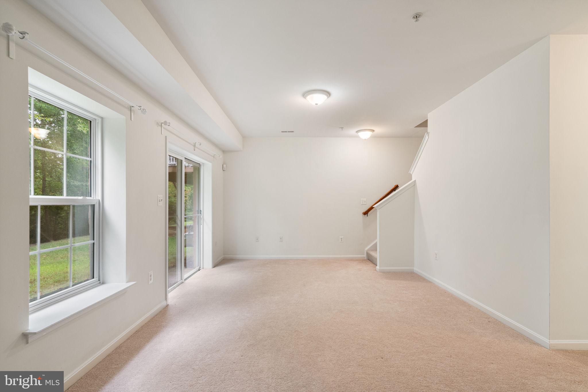 EAGLES POINTE - Residential