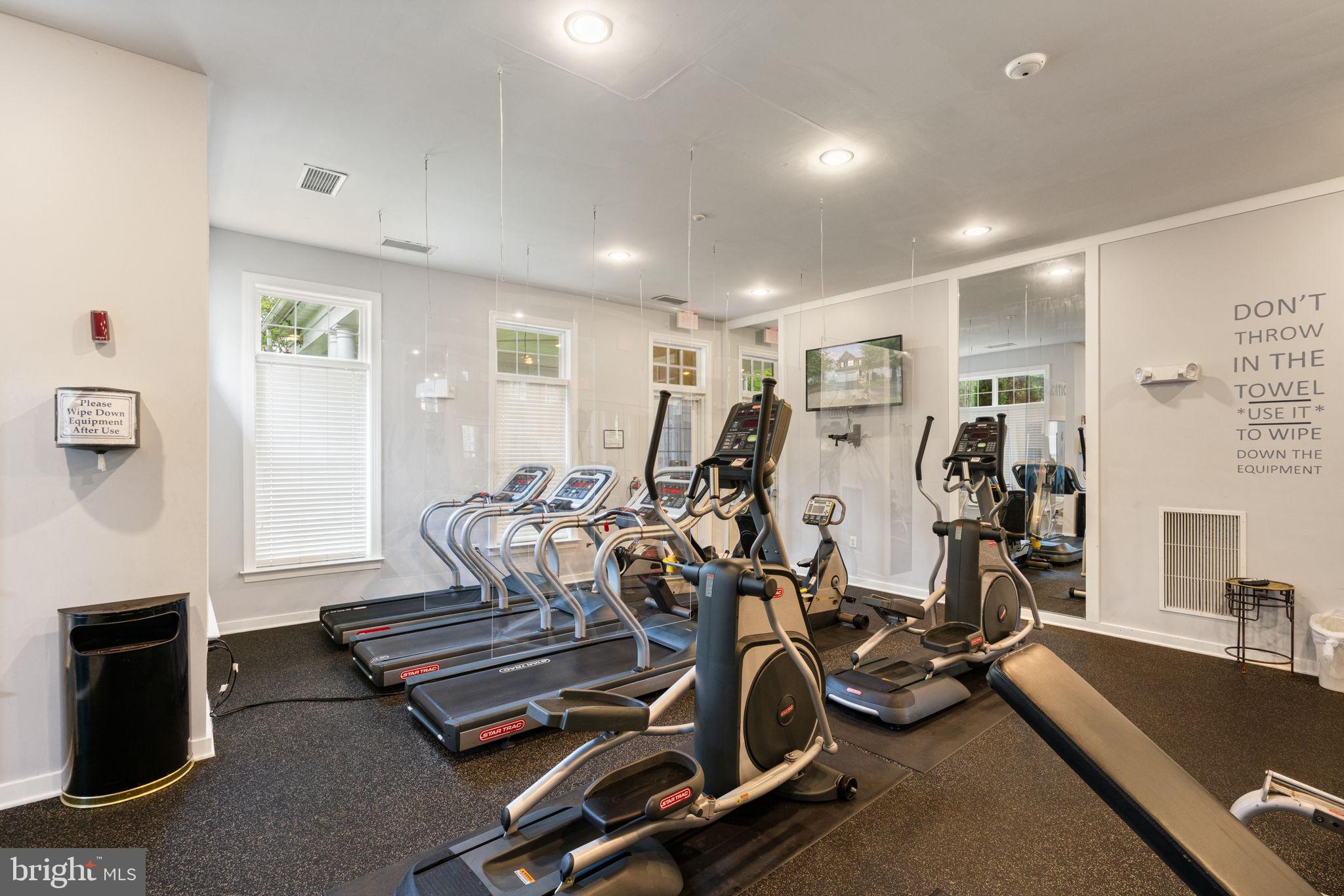 EAGLES POINTE - Residential