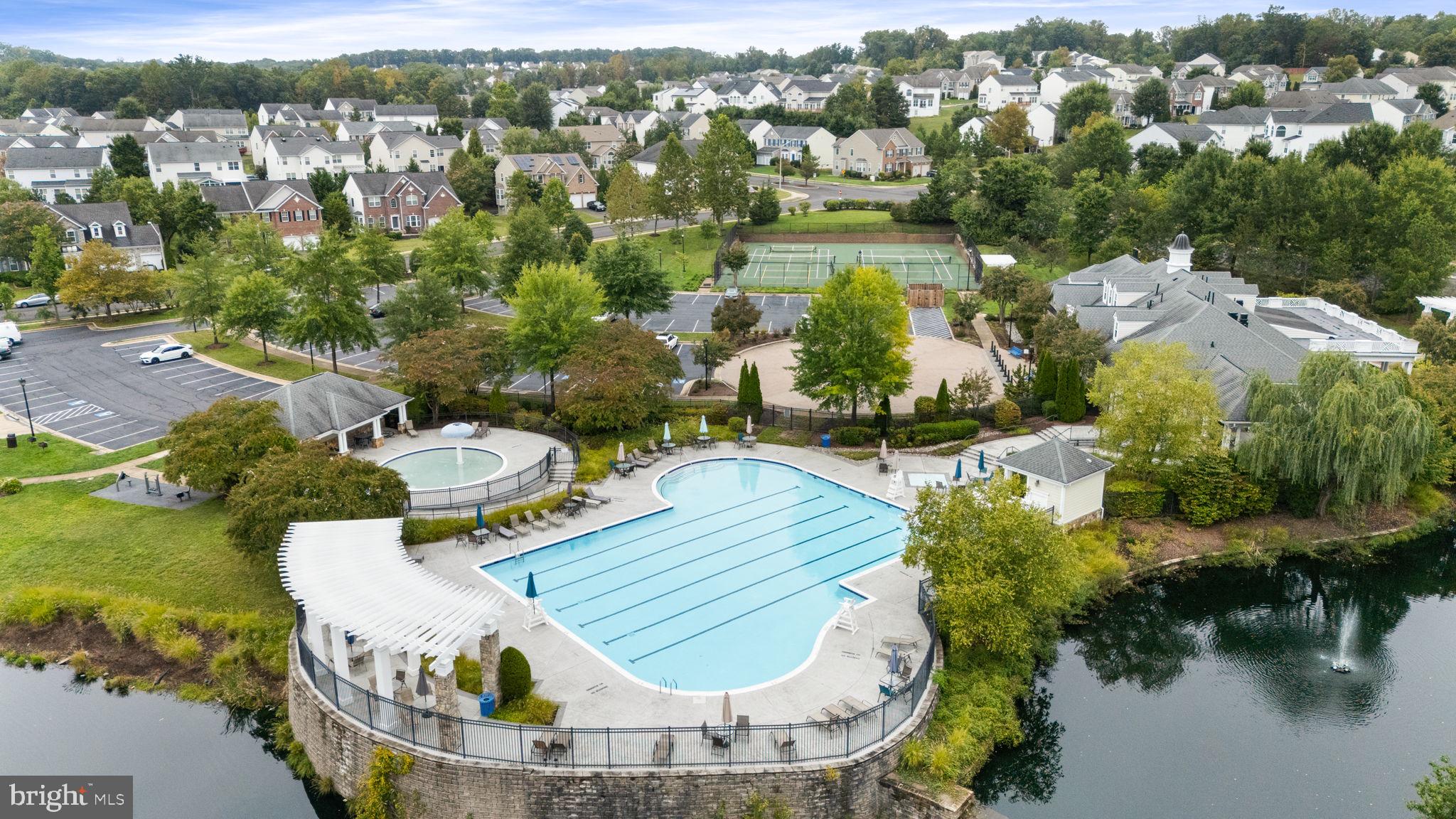 EAGLES POINTE - Residential