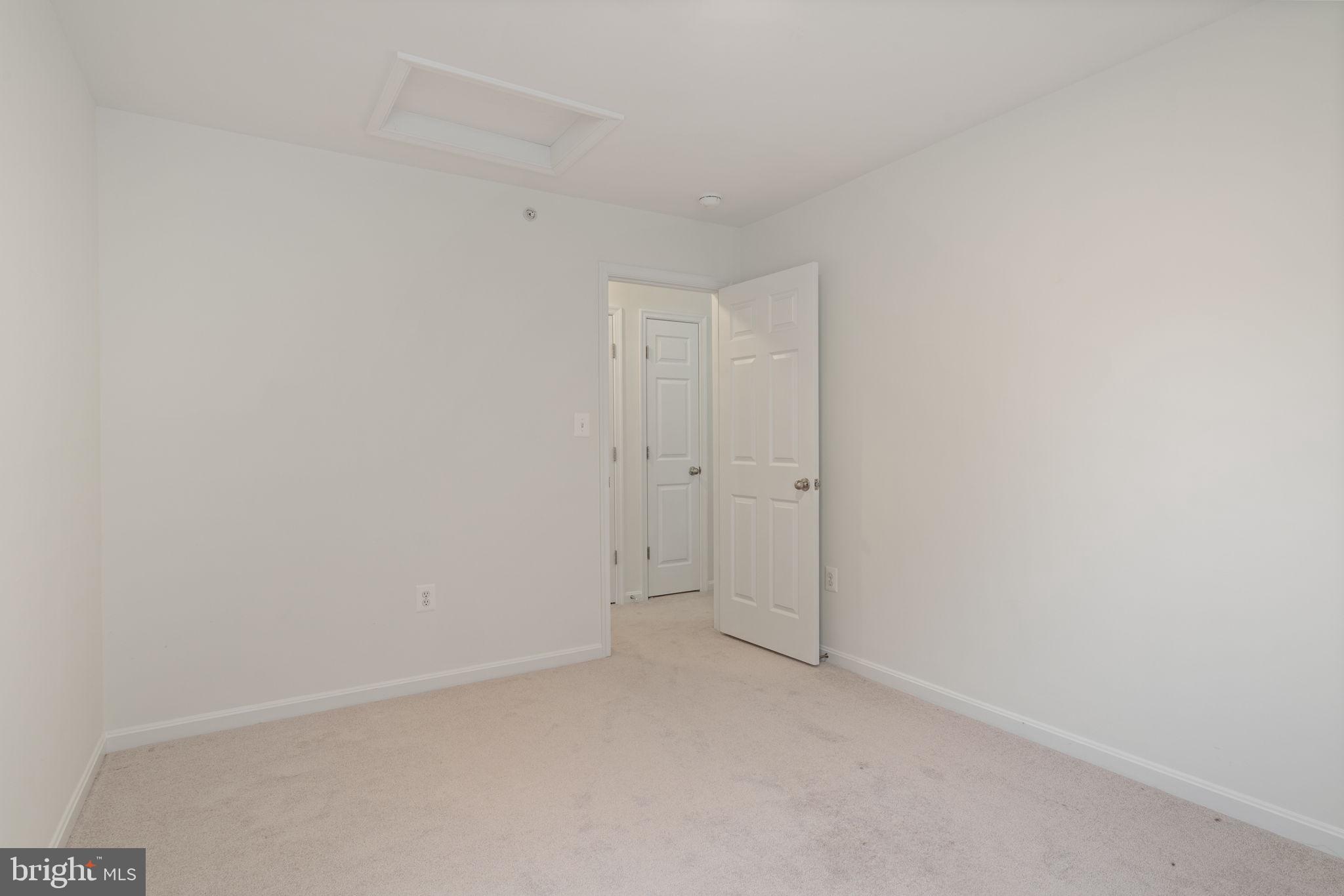 EAGLES POINTE - Residential