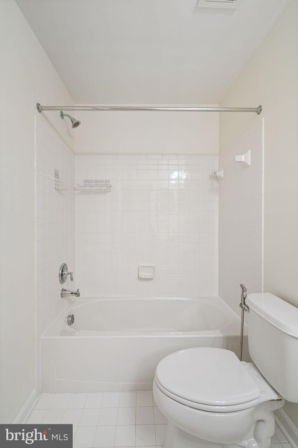 EAGLES POINTE - Residential