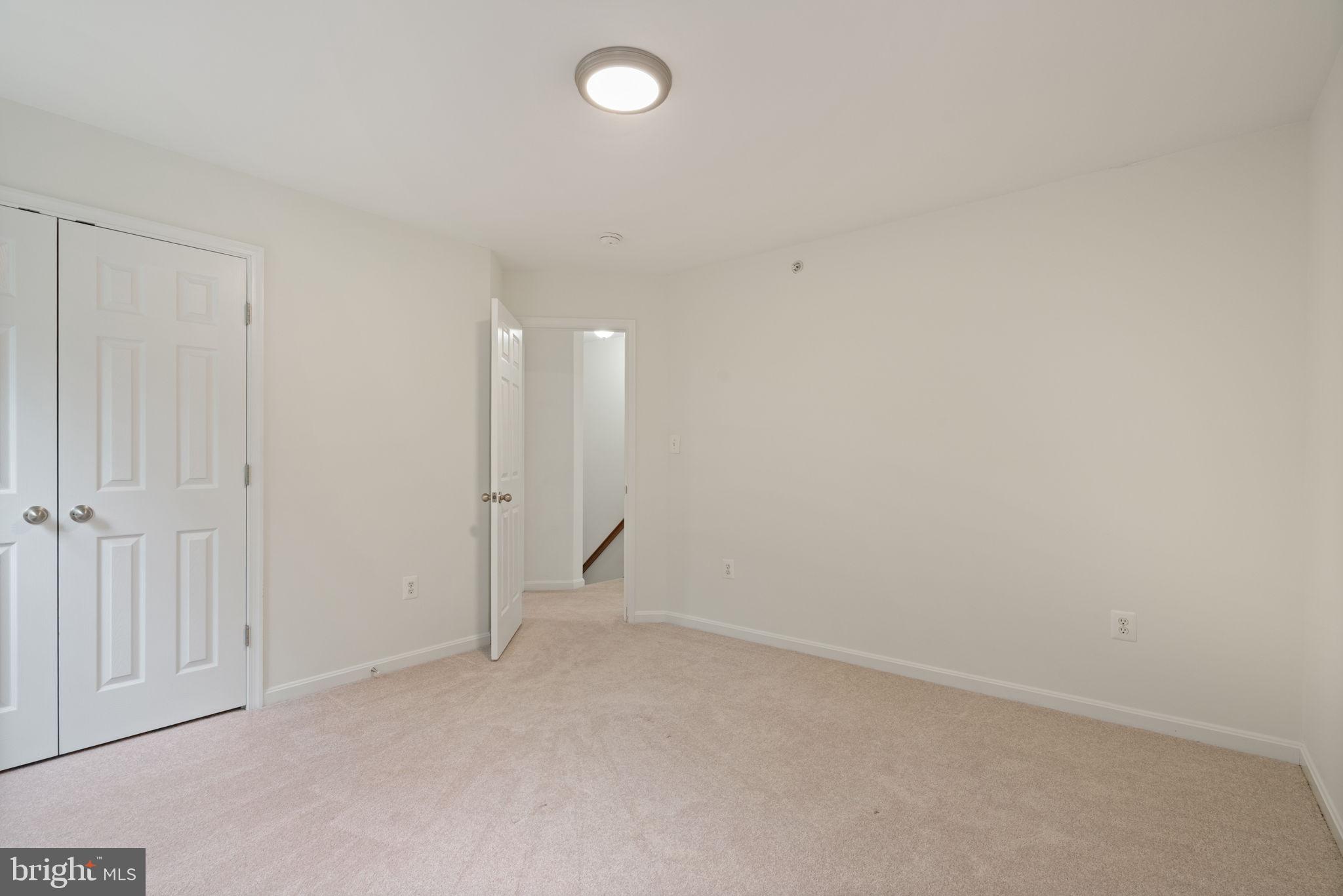 EAGLES POINTE - Residential