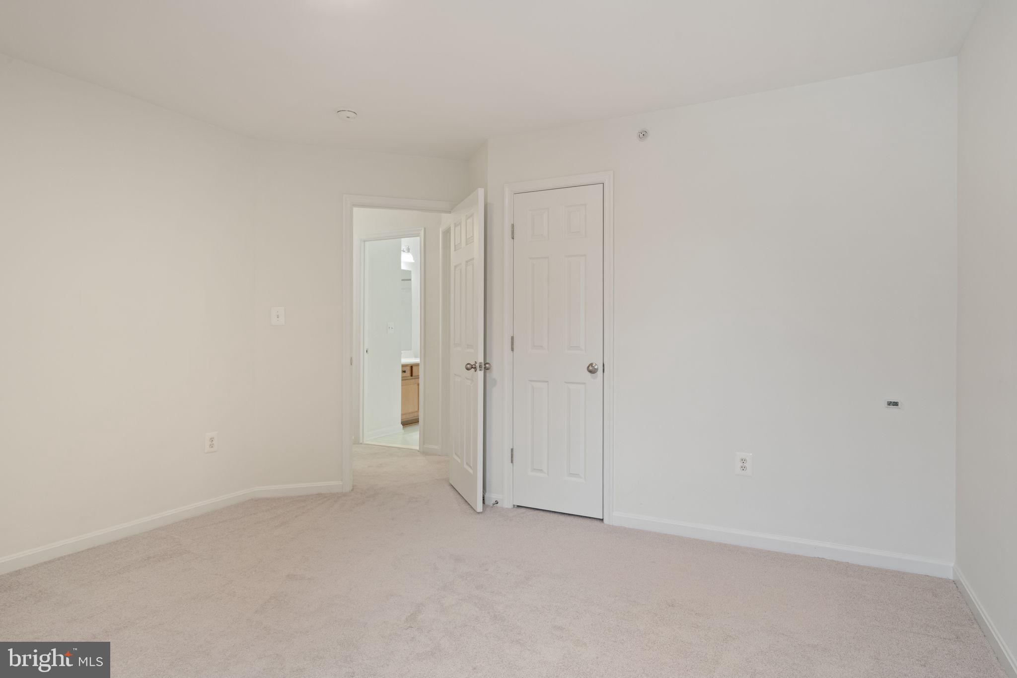 EAGLES POINTE - Residential