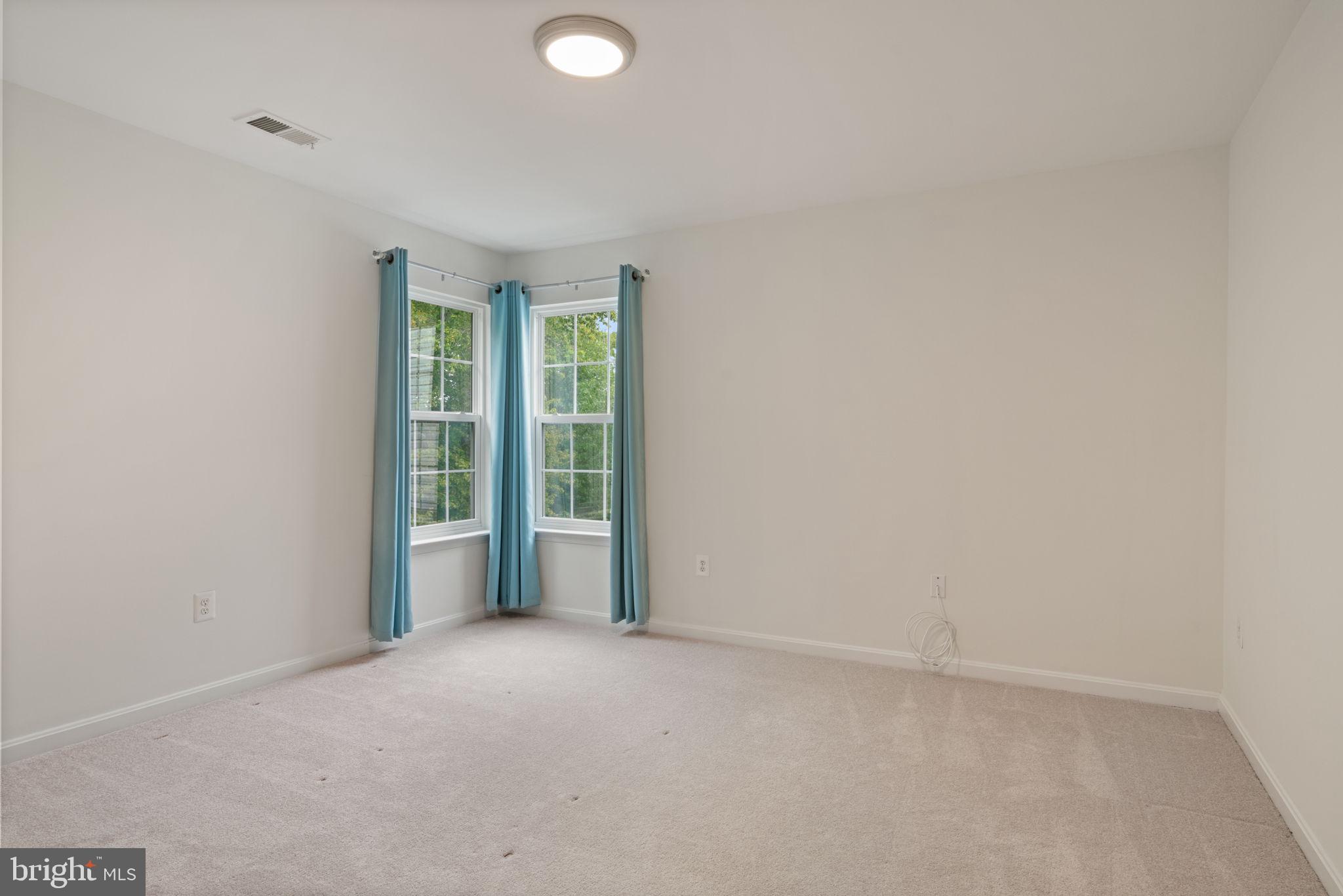 EAGLES POINTE - Residential