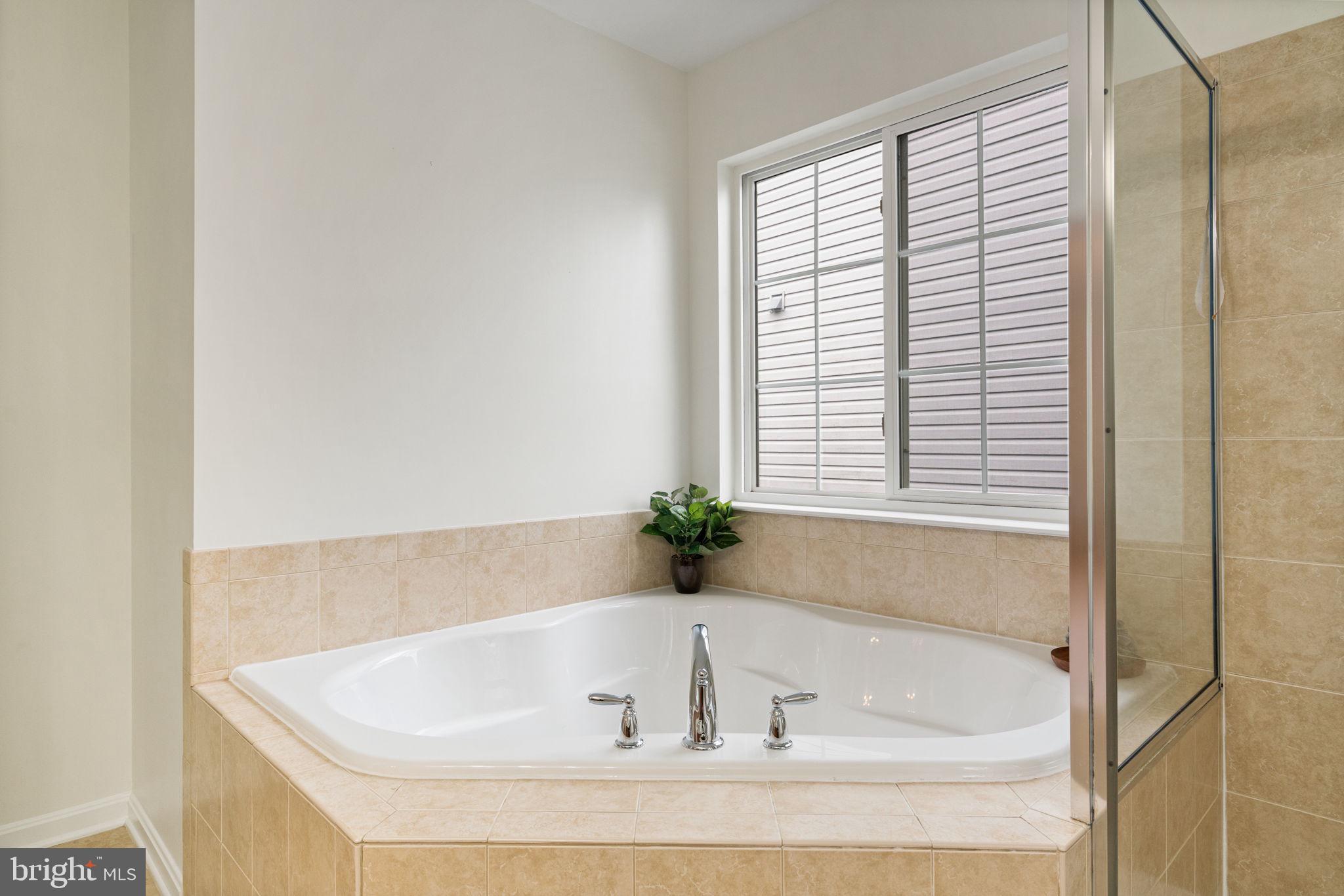 EAGLES POINTE - Residential