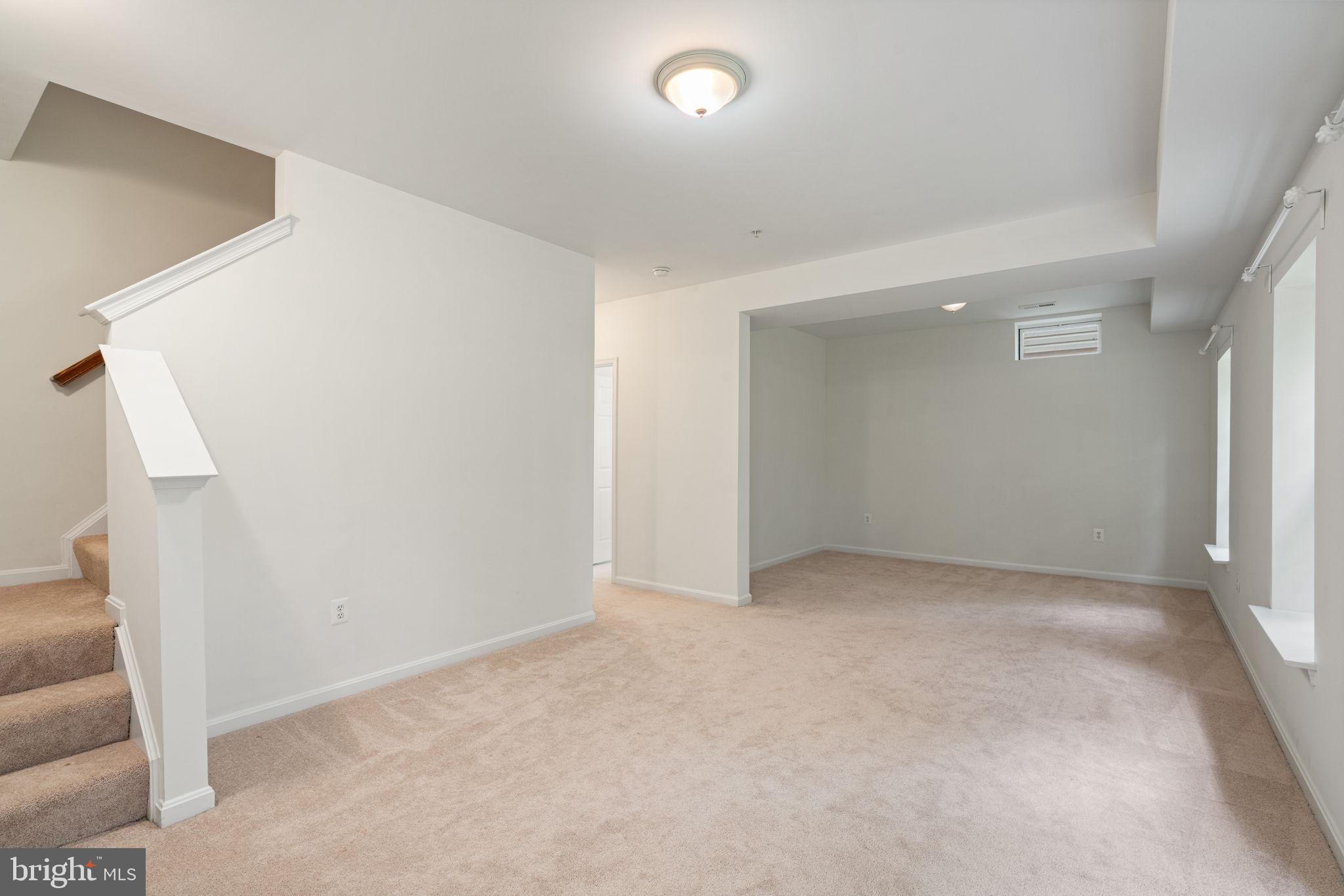 EAGLES POINTE - Residential