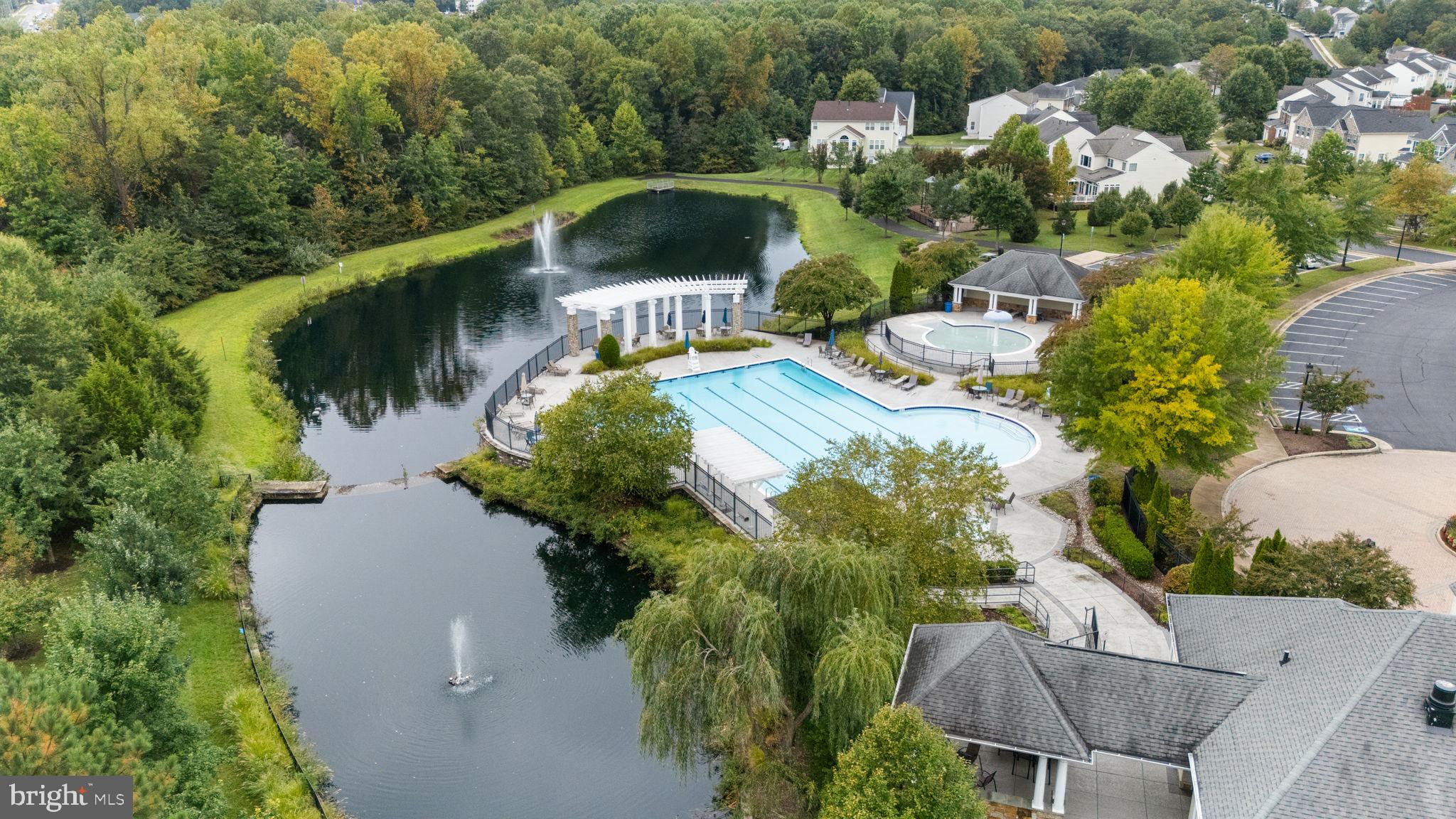 EAGLES POINTE - Residential