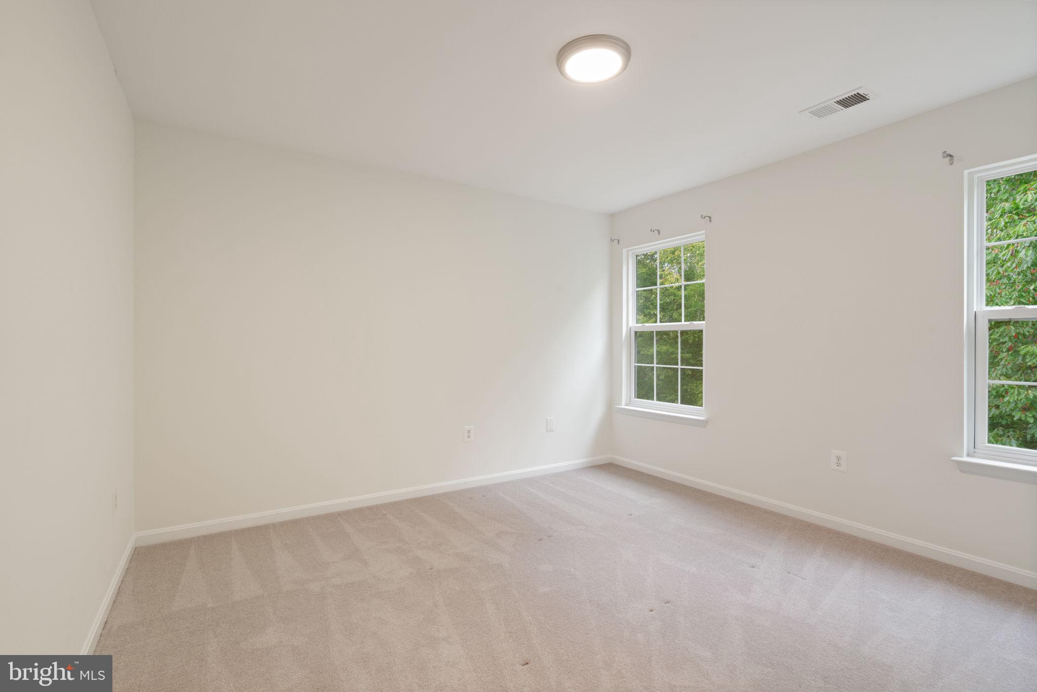 EAGLES POINTE - Residential