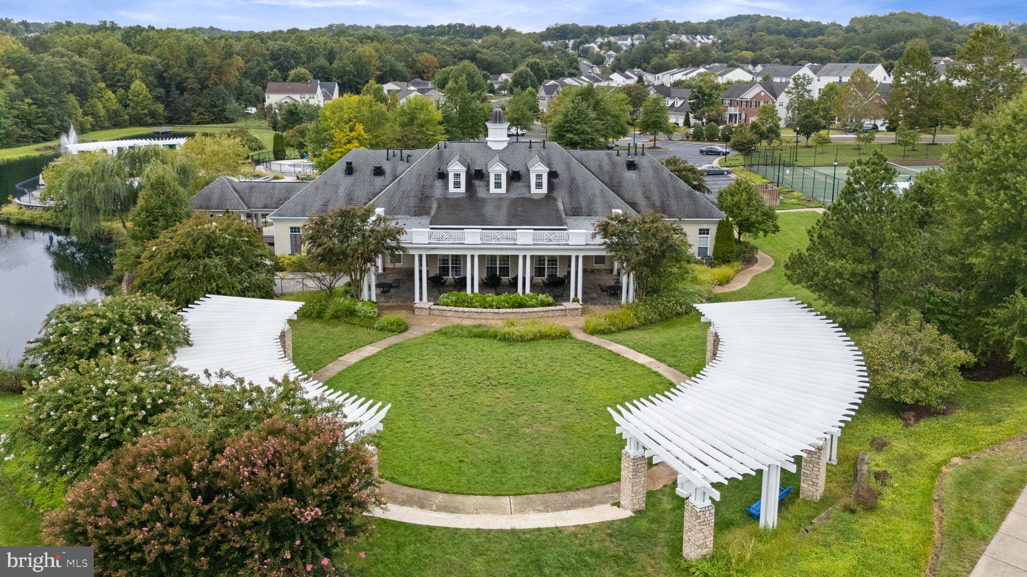 EAGLES POINTE - Residential